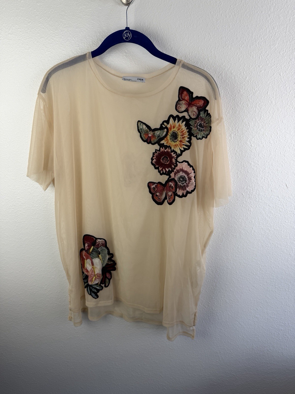 Zara Beige Mesh Appliqué Flowers Butterfly Tee Shirt Size S