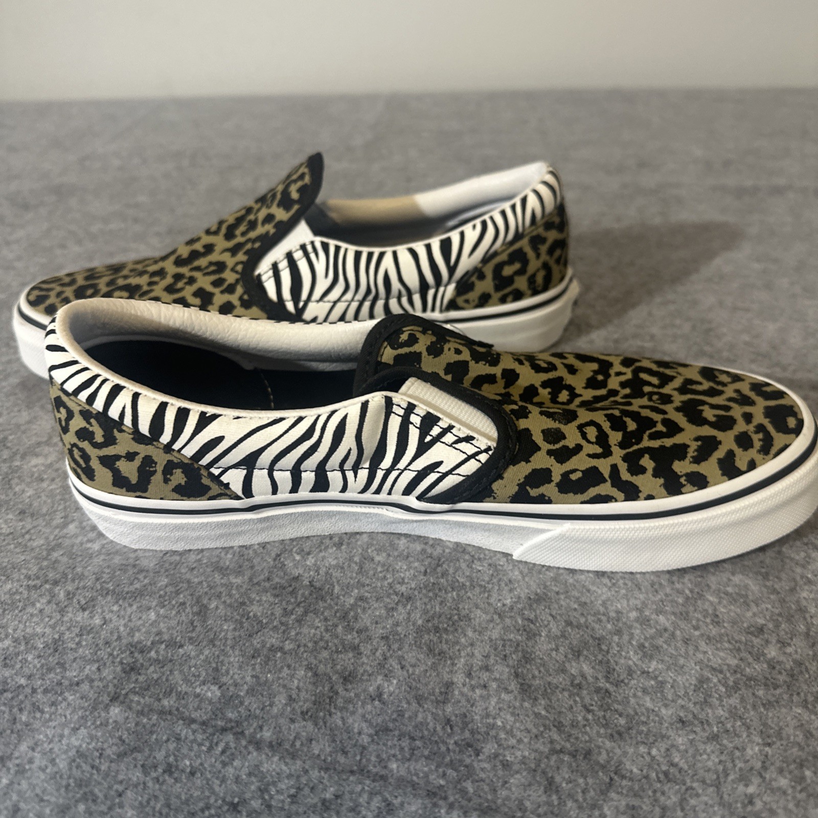 Vans Classic Slip-On Leopard Zebra Animal 5.5Y Women’s 7 VN0A4UH82JK Shoes New