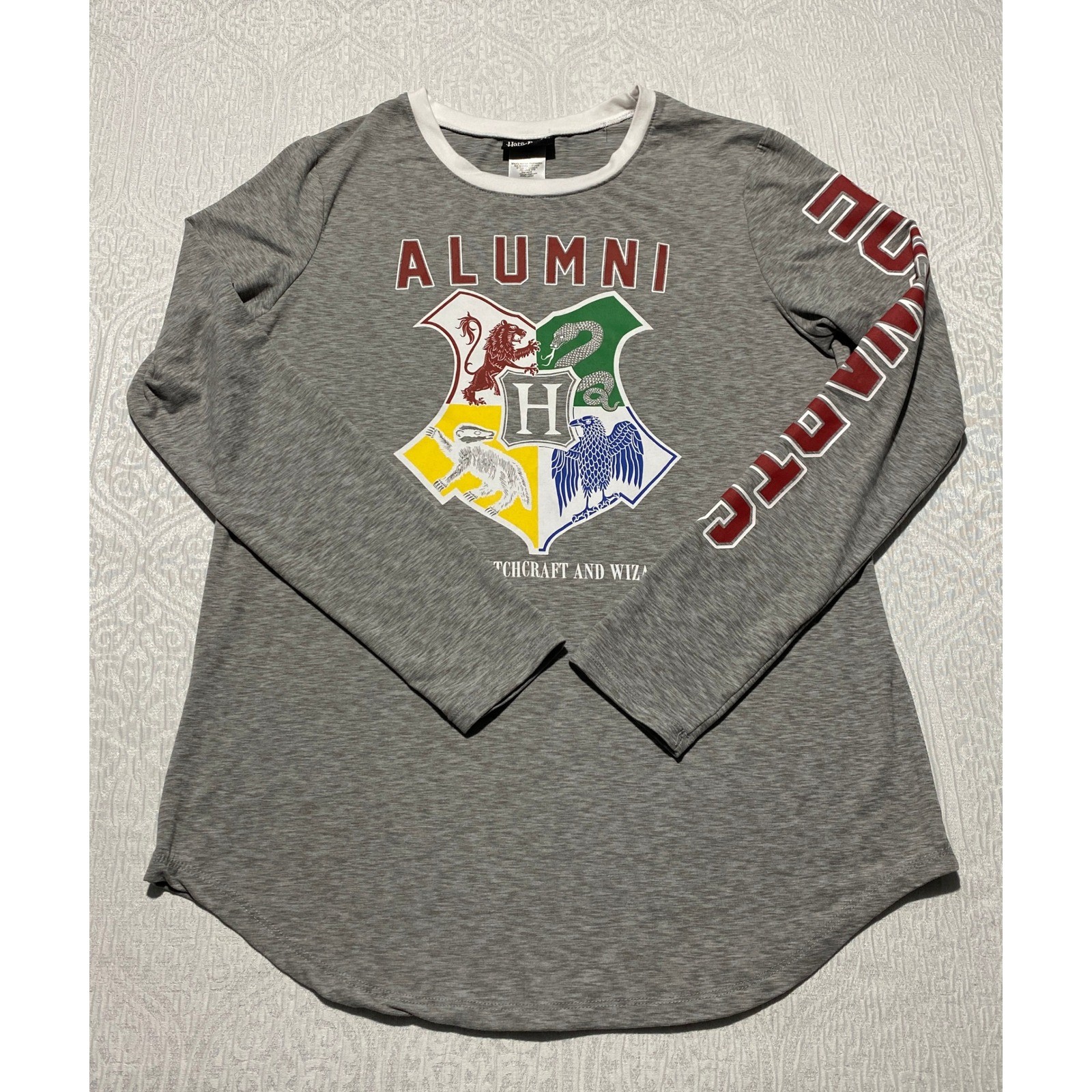 Harry Potter Hogwarts Alumni Long Sleeve Shirt Gray Juniors Large GT19G002JC