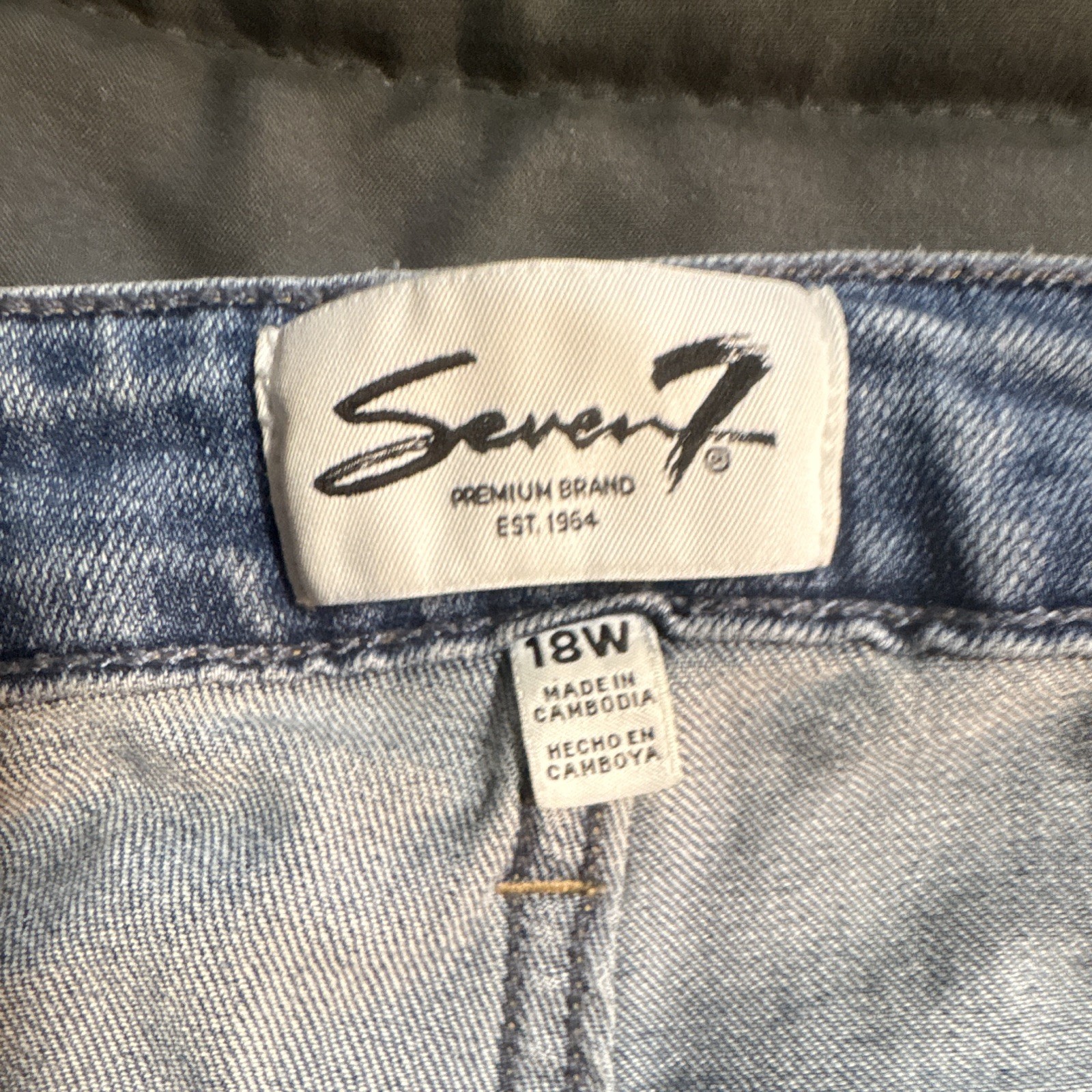 Seven7 High-Rise Bootcut Jeans Blue Light Wash Stretch Pockets Plus 18W