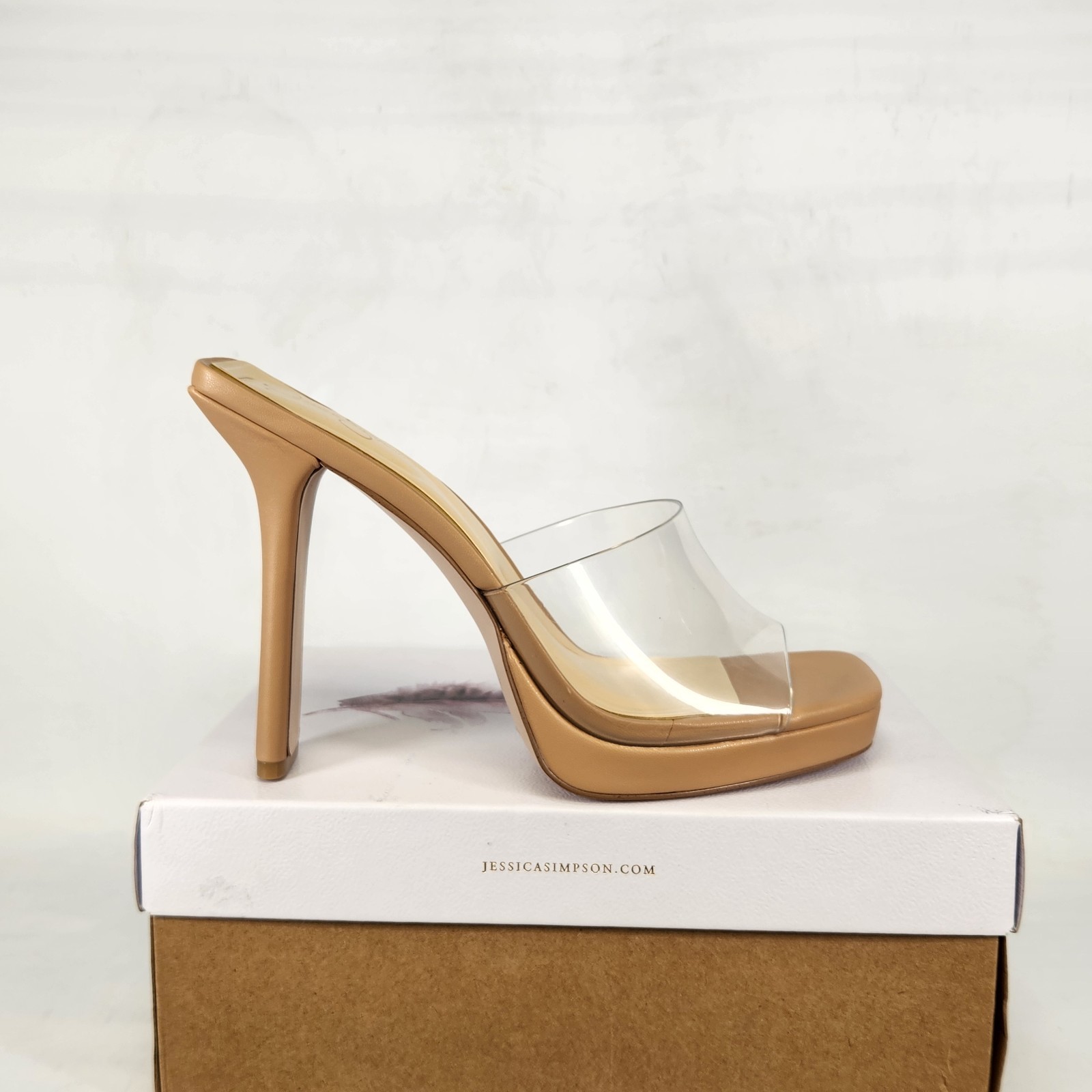 8.5 WOM – Jessica Simpson Azelica – Clear Strap / Beige