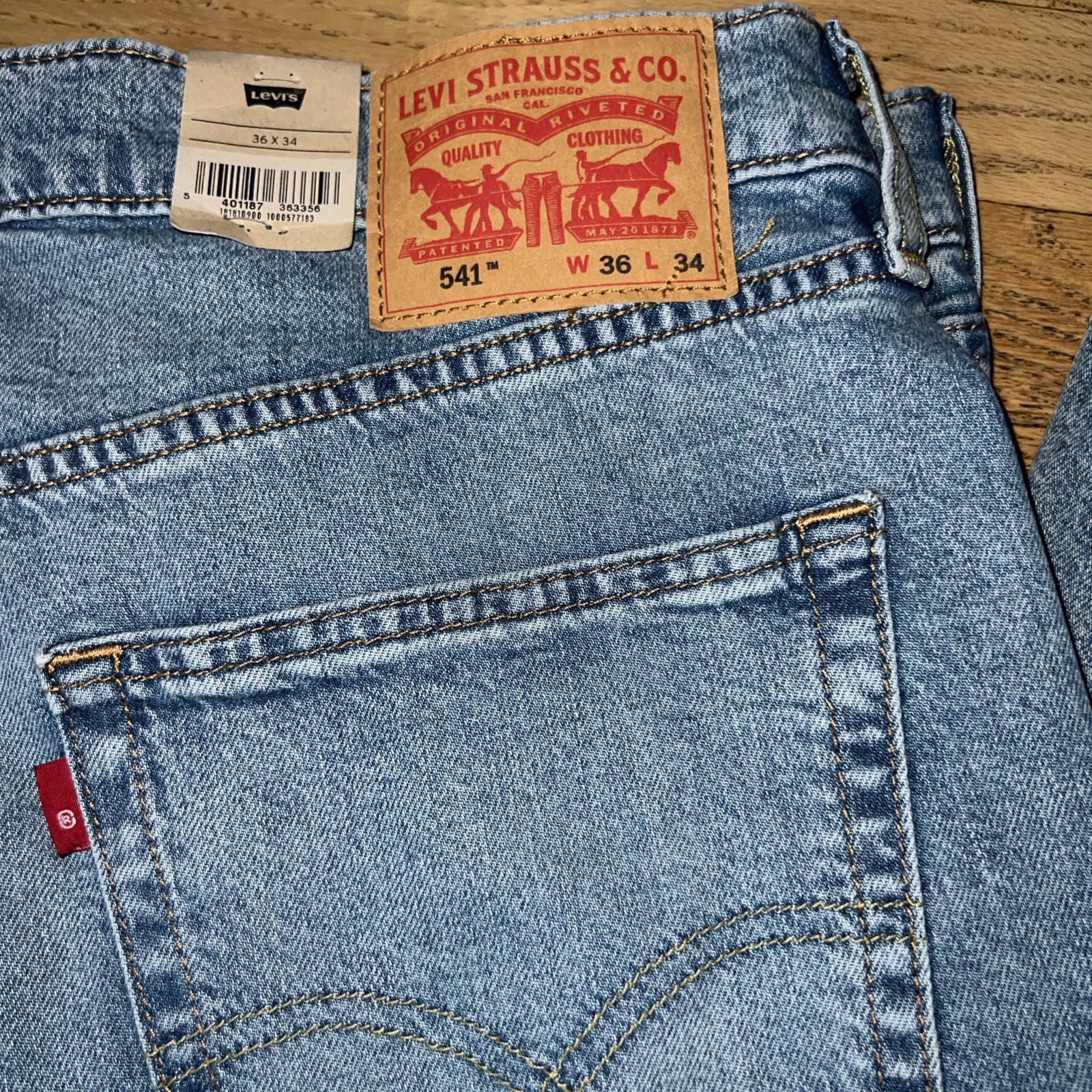 NWT Levis 541 Straight Jeans 36×34 Blue Cotton 99%