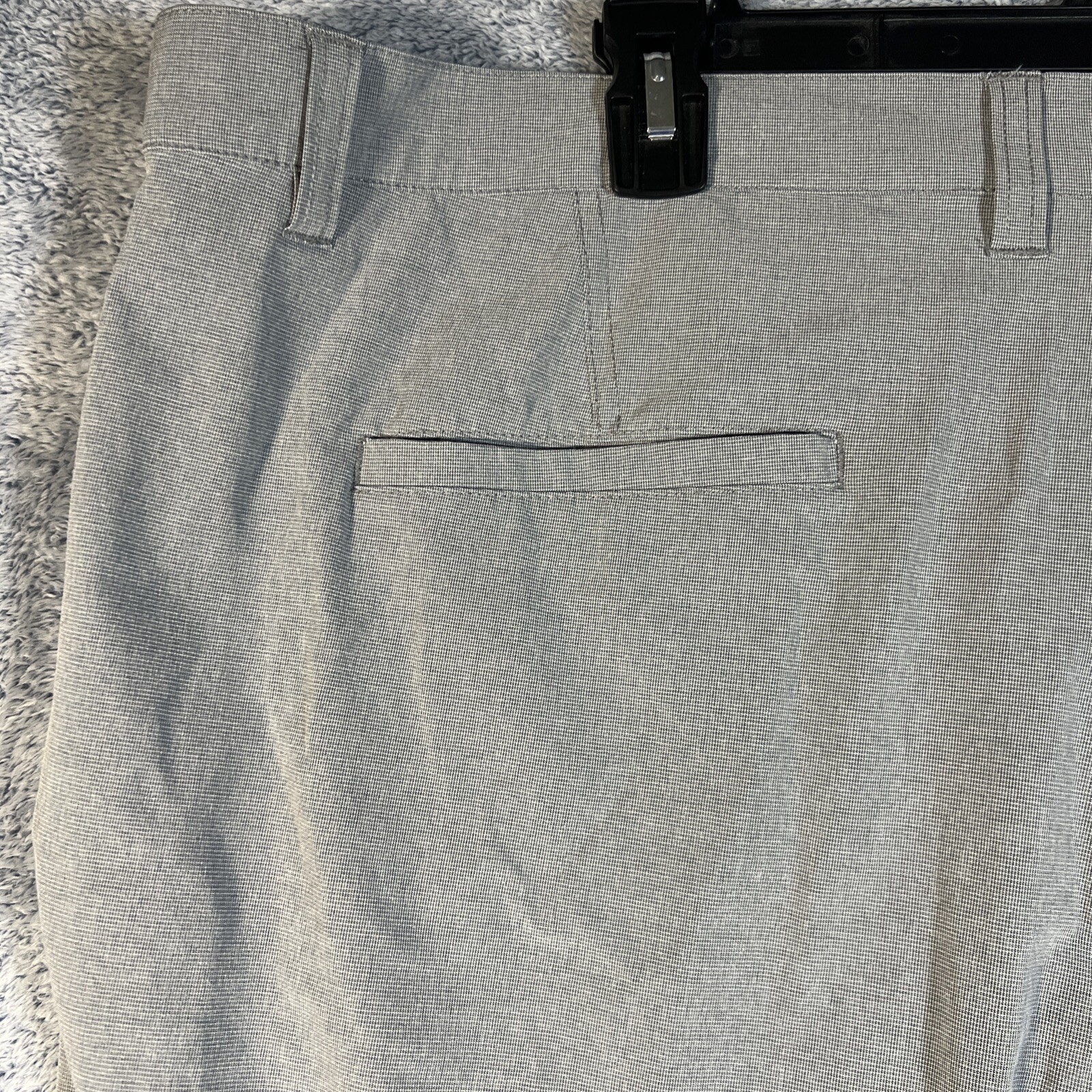 Travis Mathew Men’s Gray Golf Walking Bermuda Stretch Shorts Size 42 Pockets