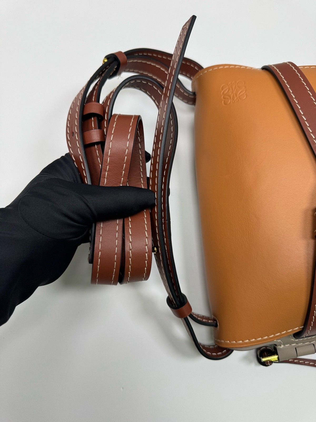 Loewe Pre-Owned Authentic Saddle Bag Caramel Free Tracked Shipping