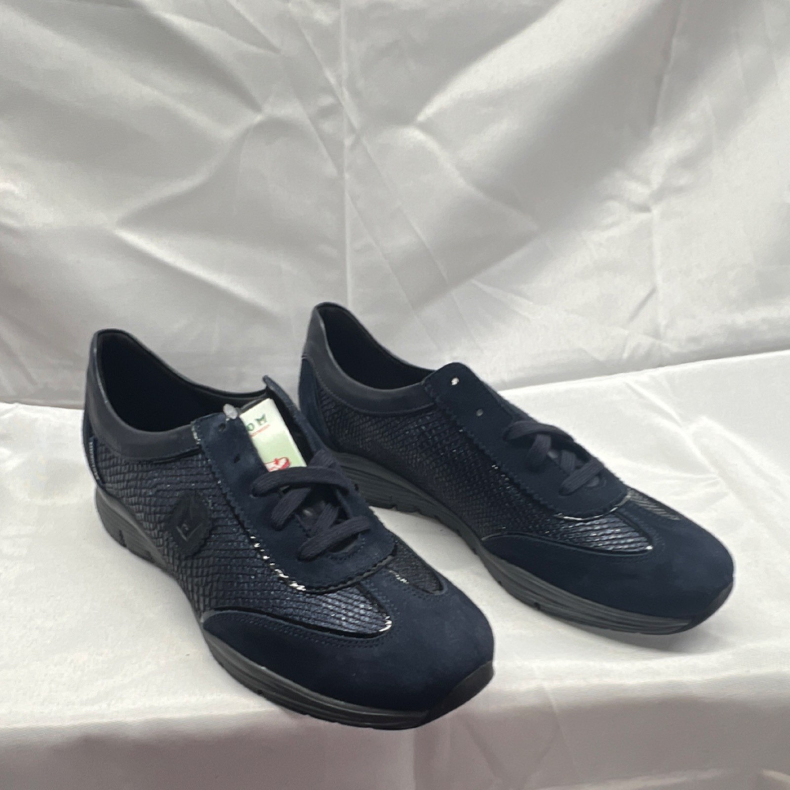 Mephisto Navy Blue Lace Up Sneakers Rubber Outsole Low Top Walking Shoes