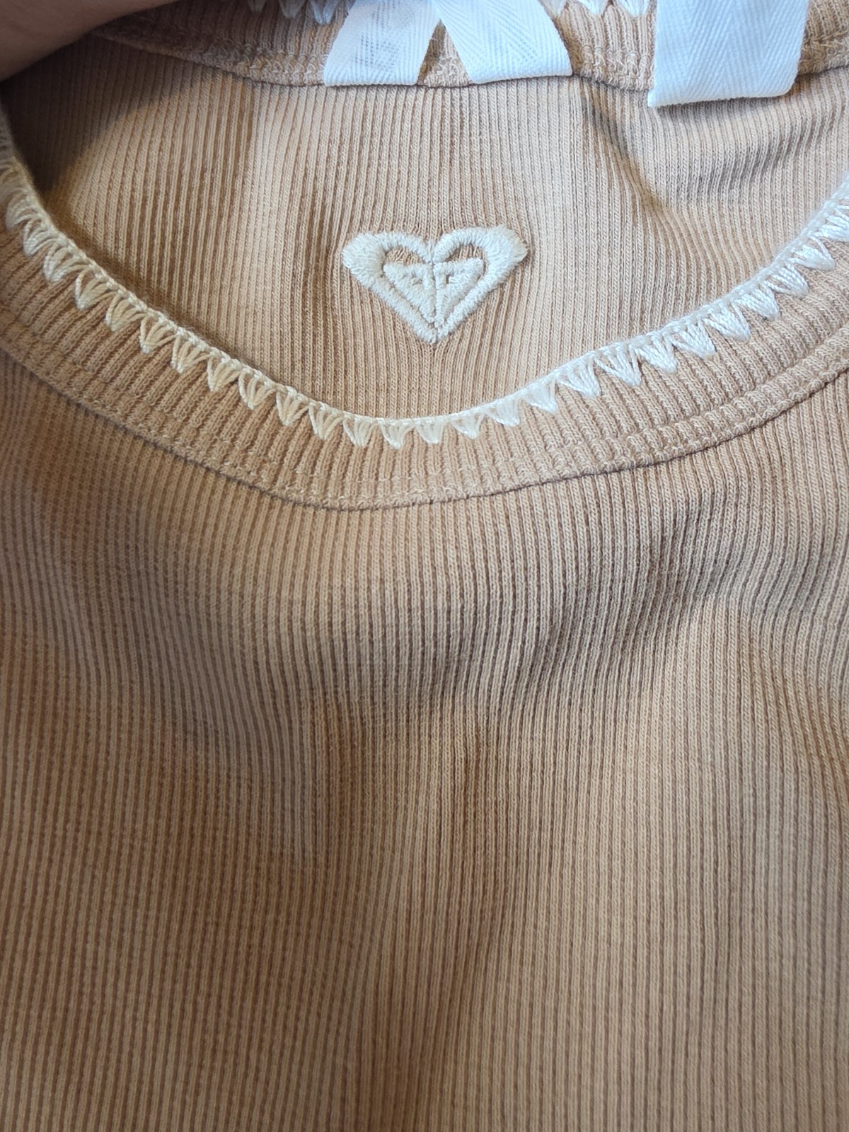Roxy Women’s S Beige Ribbed Knit Sleeveless Round Neck Tank Top Embroidered
