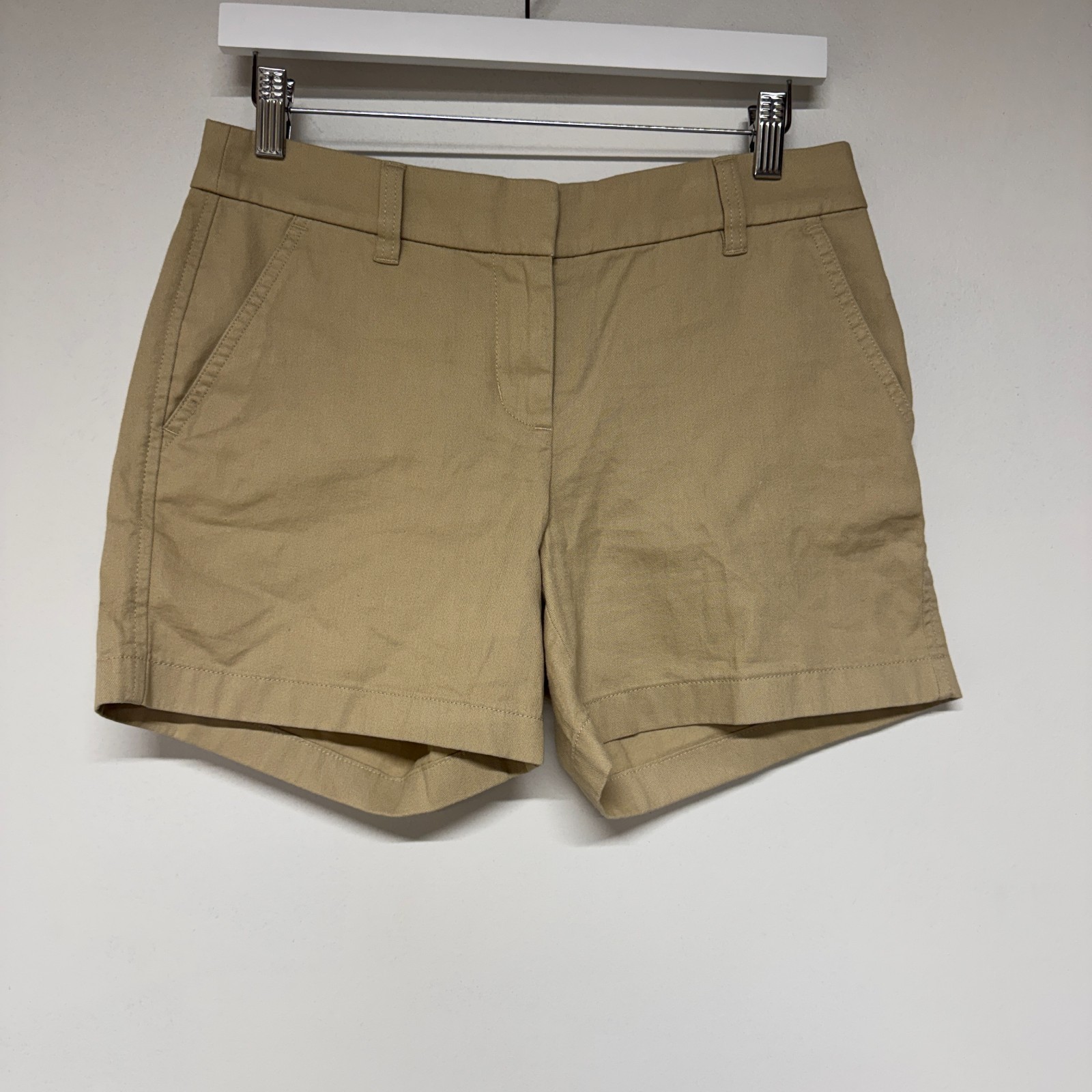 J. Crew Chino Shorts Size 2 Women’s Khaki Flat Front 5″ Inseam 100% Cotton NEW