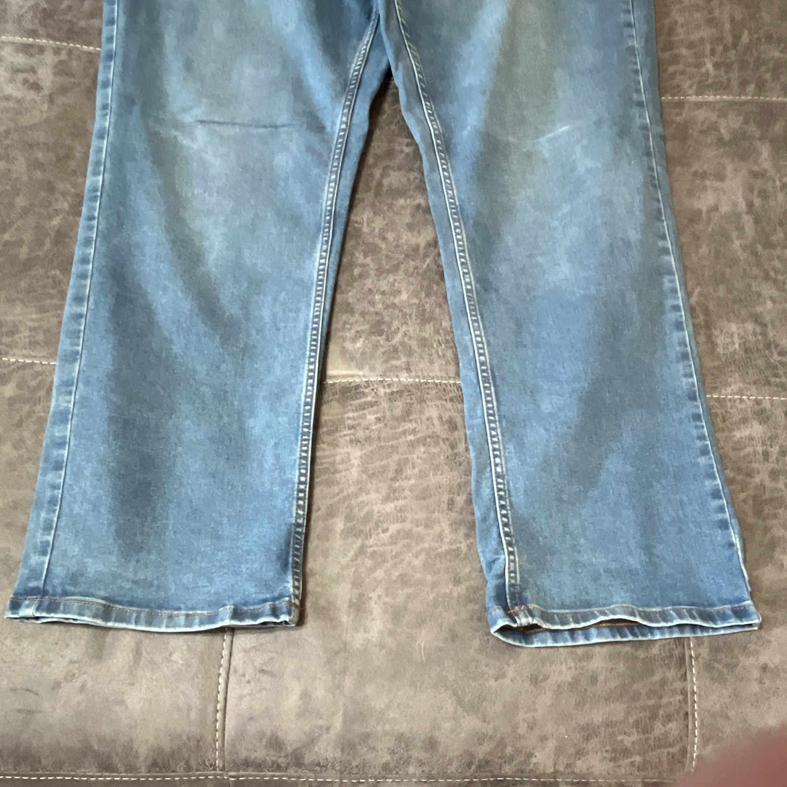 The Perfect Jean Men’s Athletic Fit Mid Rise Blue Faded Medium Wash Jeans