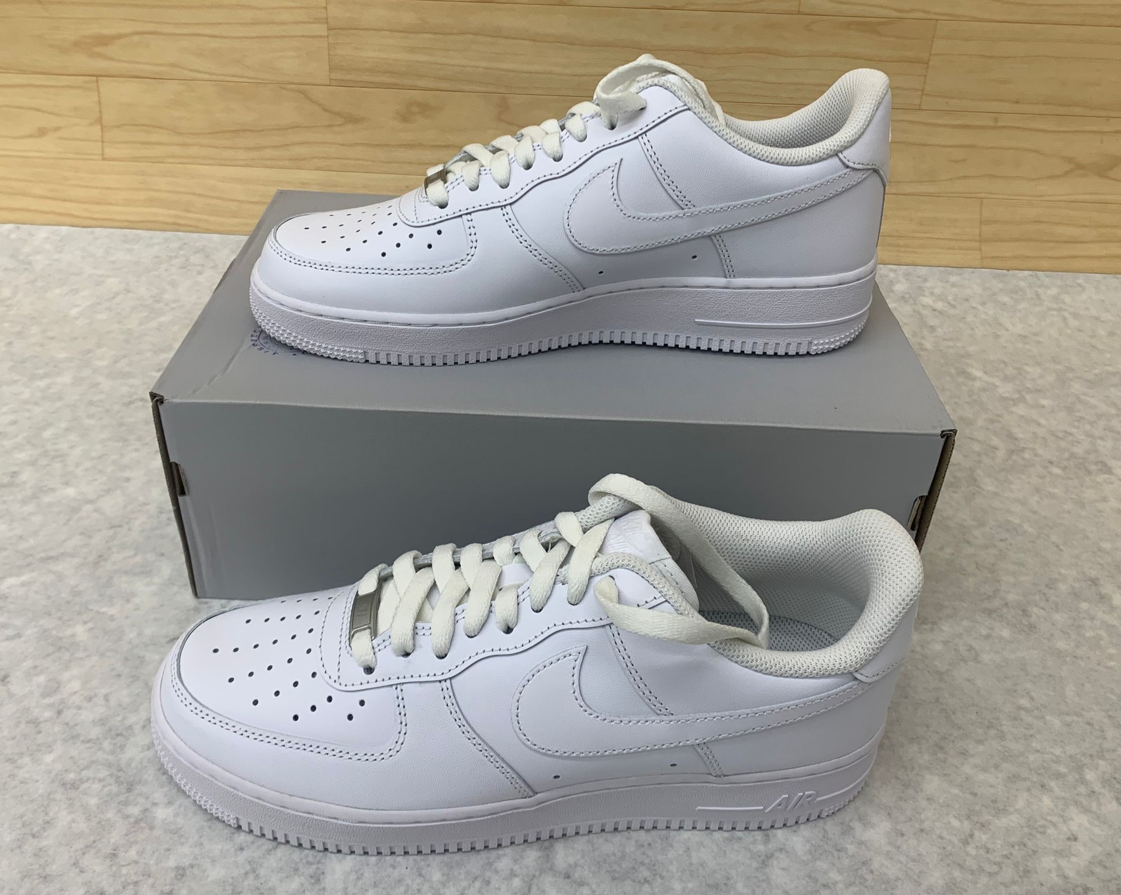 Nike Air Force 1 ’07 Low Top White Sneaker Men US10 / Women US11.5 *READ*