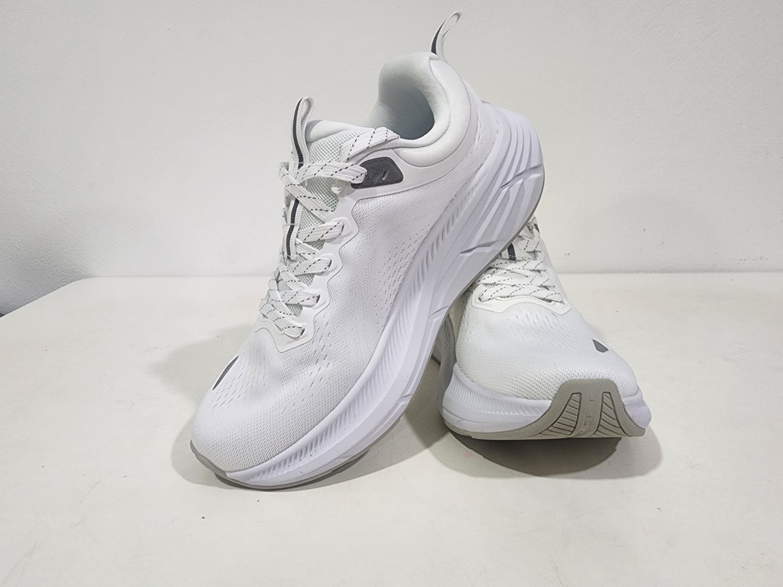 Nortiv8 Men’s Waking Shoes Size 8.5 In White One