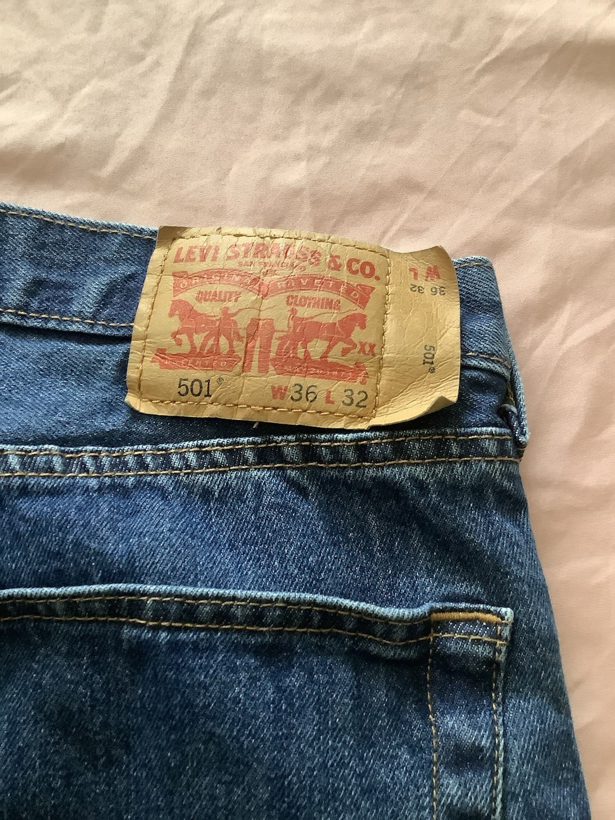 Men’s Levi’s 501 Denim Blue Size 36×32 Button Fly 5 Pockets Straight Leg