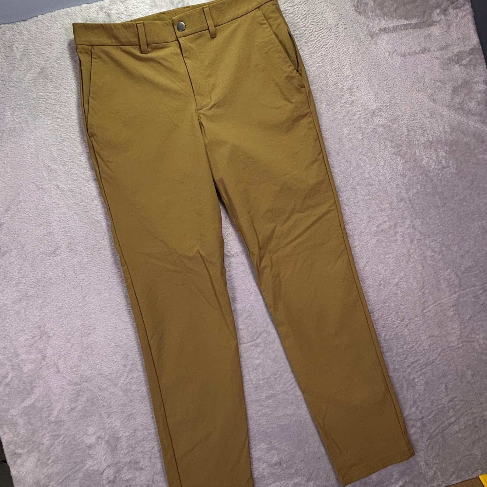 CRZ YOGA Mens Golf Commuter Pants Size 32 Brown Khaki Technical Stretch Chino