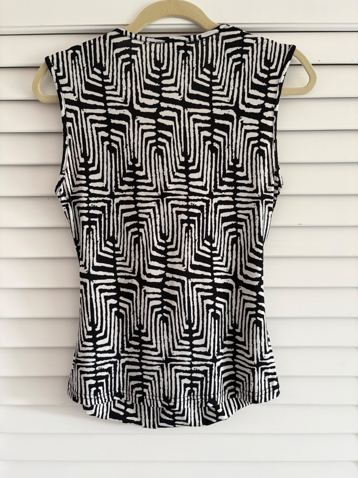 JOSEPH RIBKOFF (S) Black/White Zebra Print Tie Front Top/Tank EUC