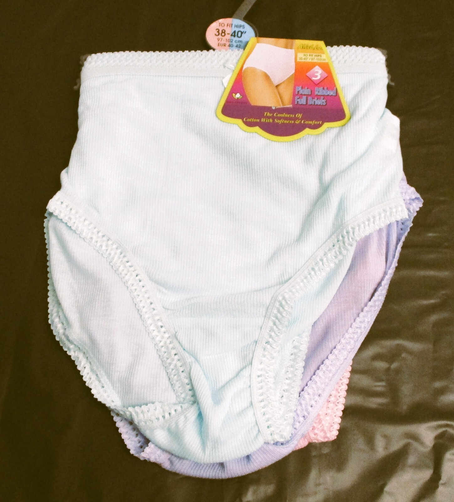 Ladies 3 Pack 100% Ribbed Cotton Full Briefs Sizes :38-40″,42-44″,46-48″,50-52″