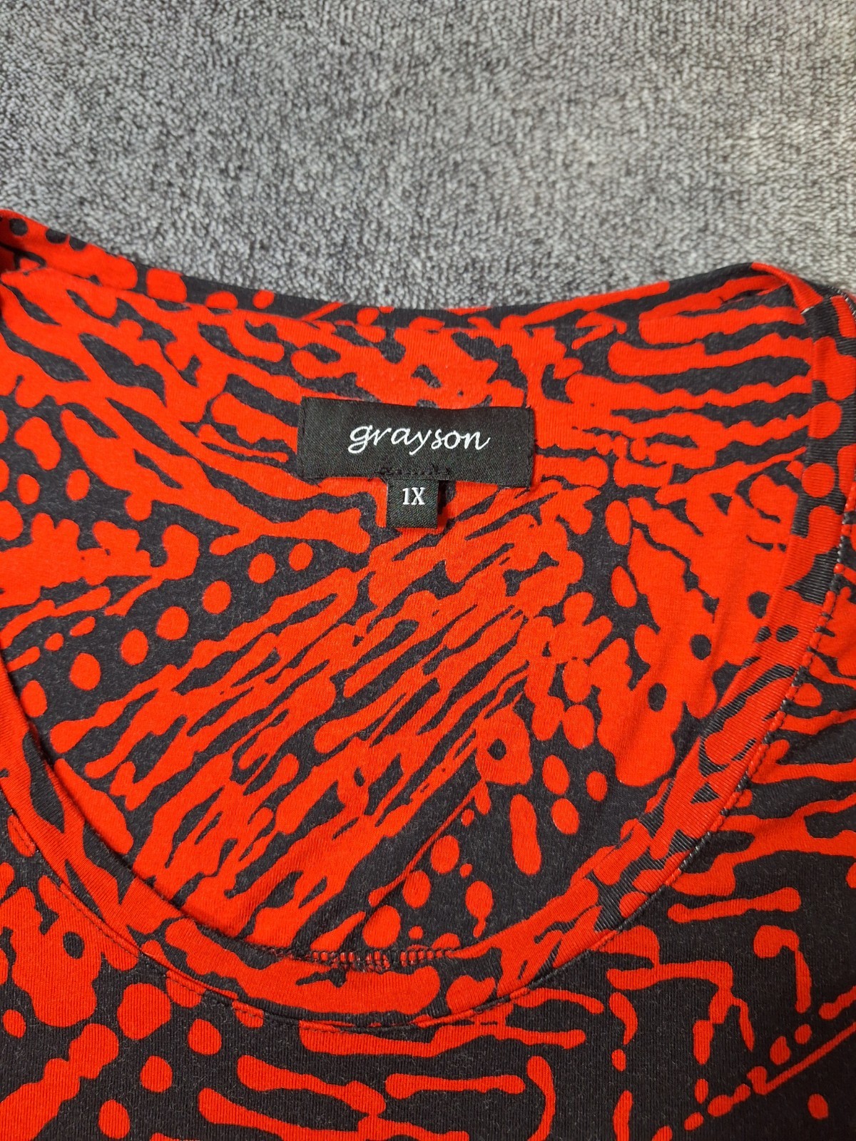 Grayson Slinky Jersey Knit Tunic Blouse Womens 1X Red Black Animal Print…