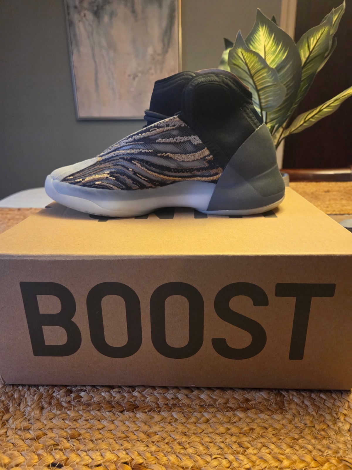 Mens Size 5 – adidas Yeezy Quantum Amber Tint
