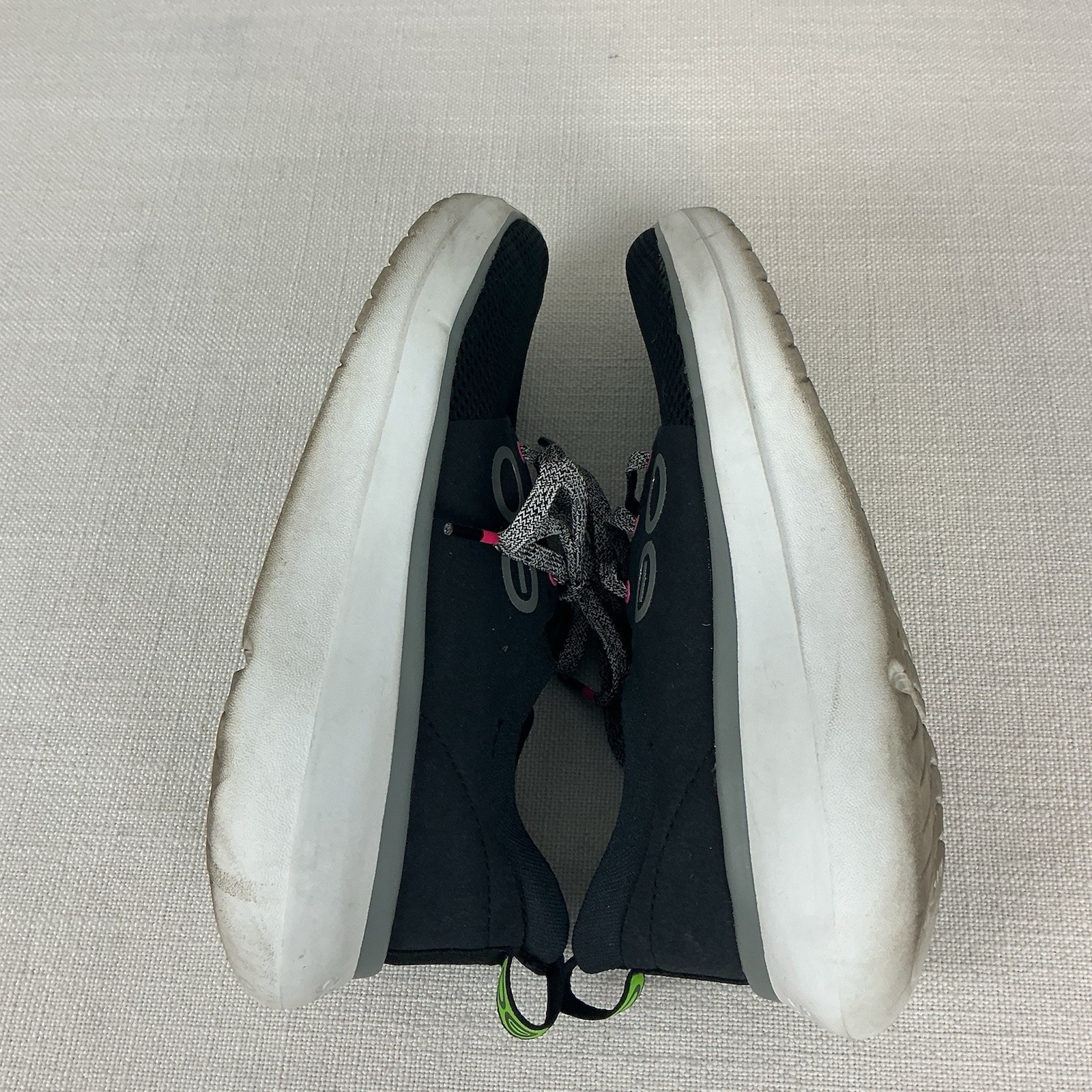 OOFOS Womens Size 6 Sneakers Black OOmy Stride Recovery Comfort Walking 04012024