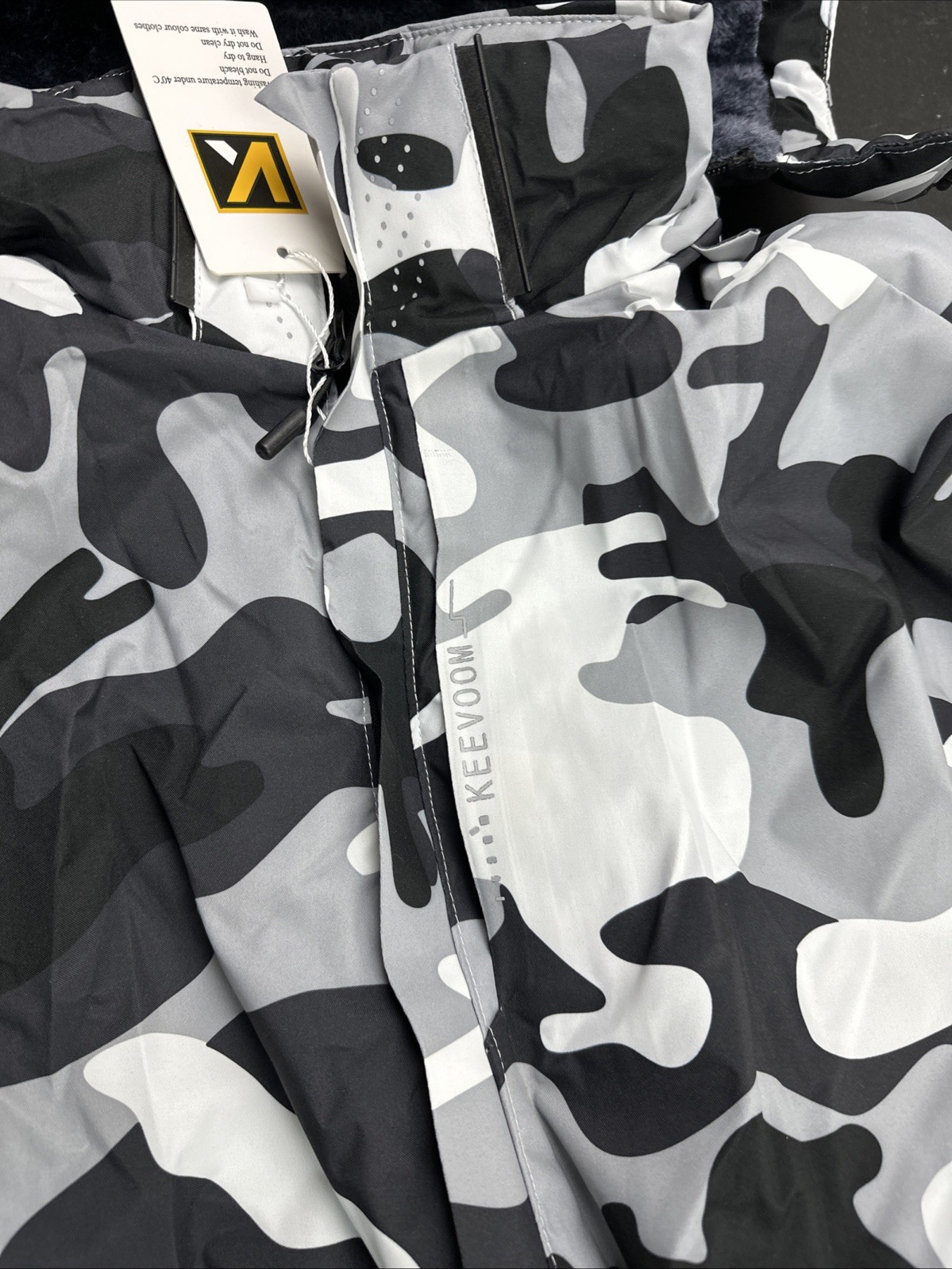 Keevoom Men’s Waterproof Ski Jacket Winter Warm Snow Coat Windproof M Camo NWT