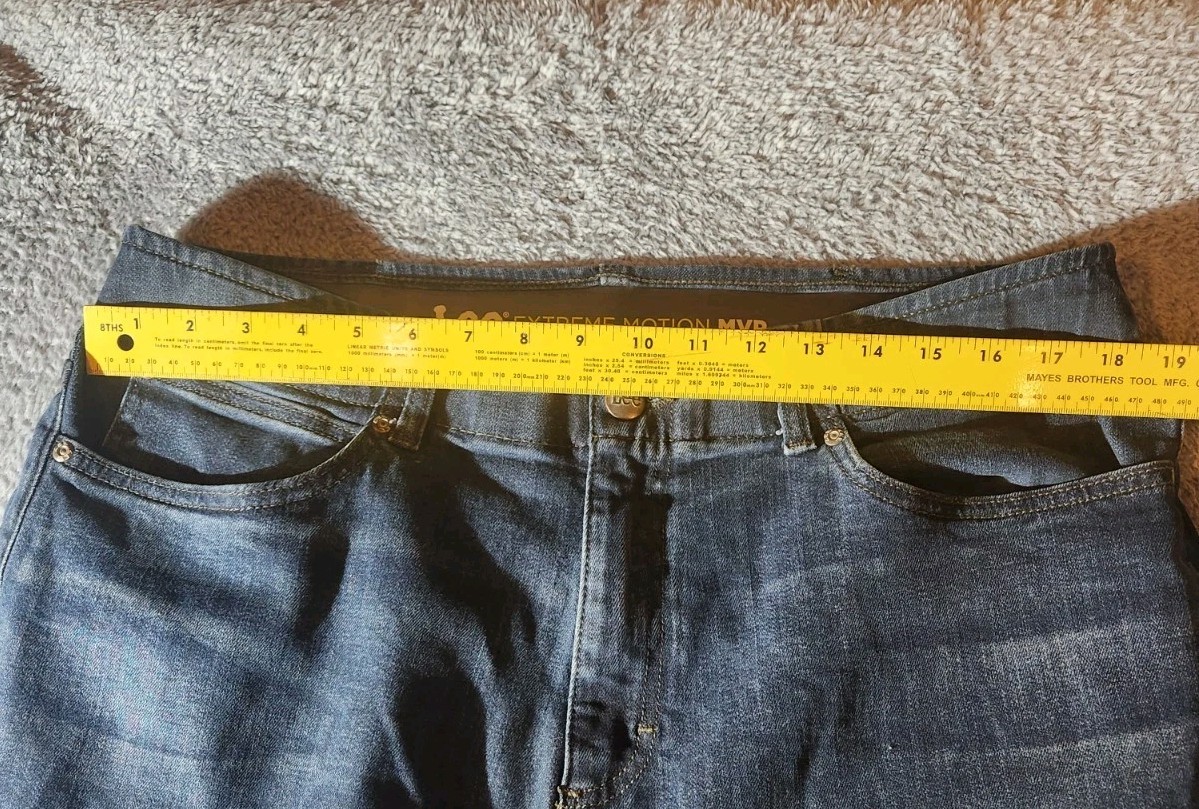 Lee Extreme Motion MVP Athletic Fit Jeans Men’s 36×30 Stretch Dark Wash