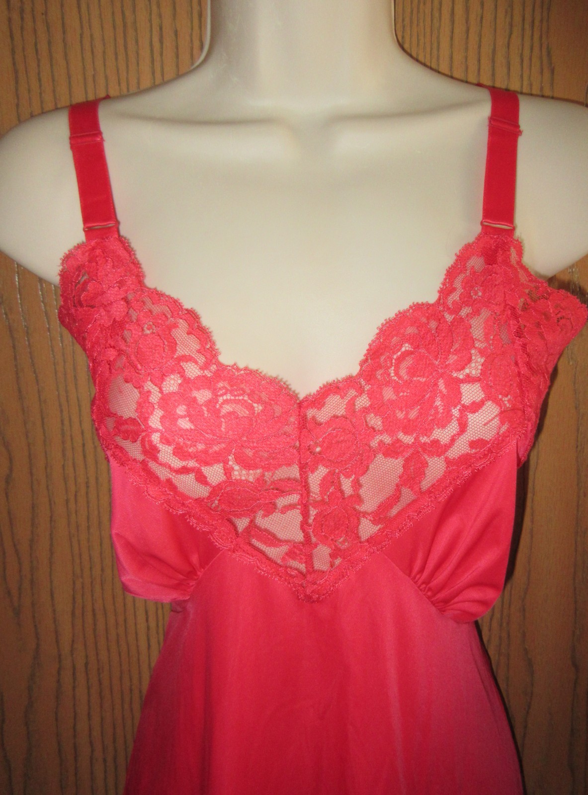 50s VASSARETTE ROSE RED NYLON LACE BUST full slip nightgown dress size 34 USA