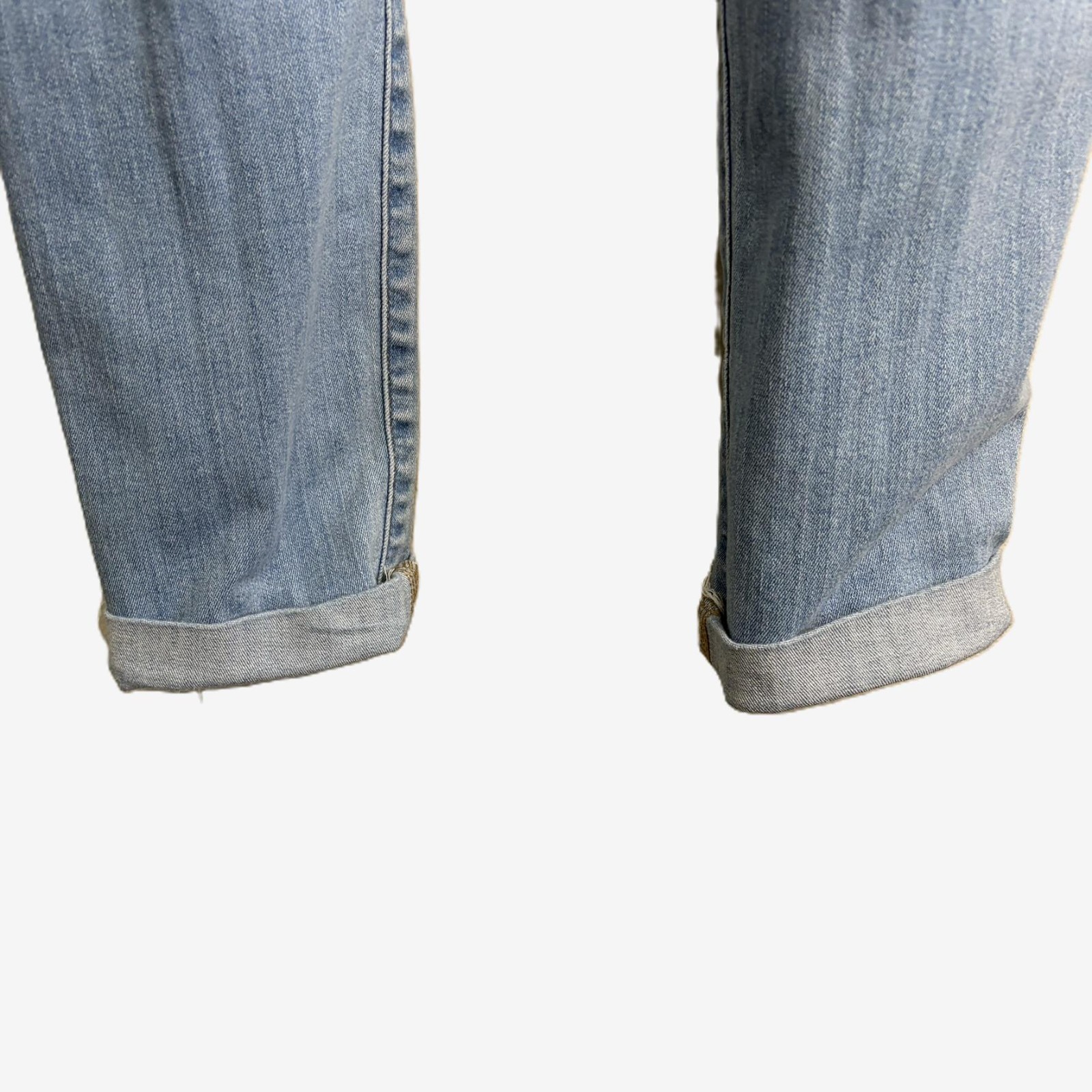 Universal Thread Women’s Mid Rise Skinny Jeans Distressed Light Wash 10 30R EUC