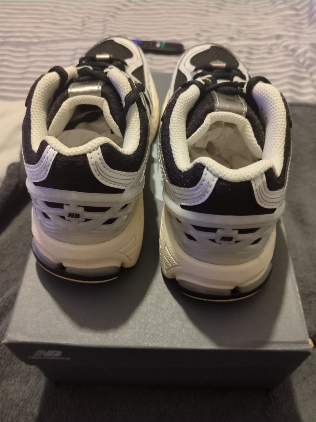 New Balance 1906 White/Black Size 5.5 Kids GC1906CI Brand New