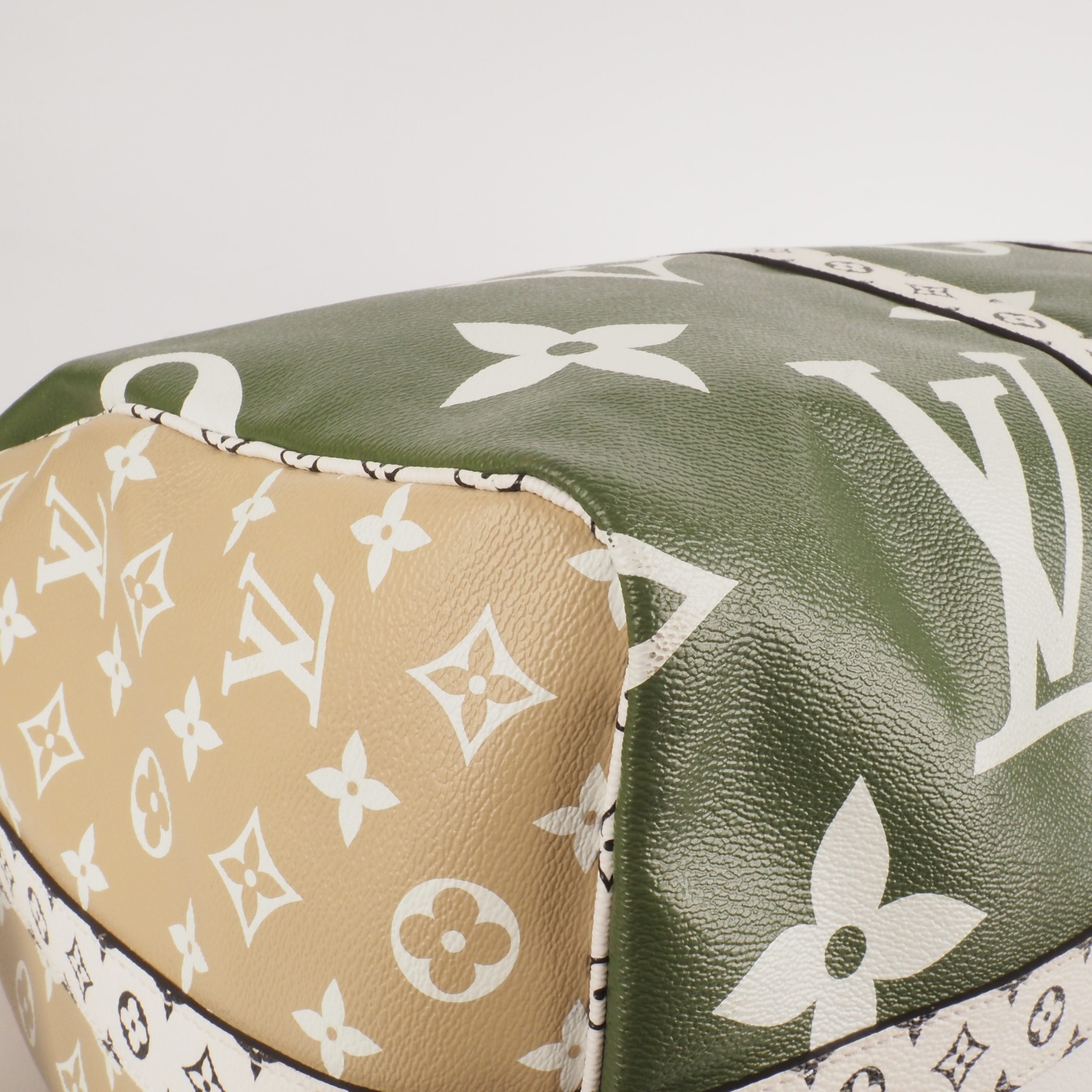 LOUIS VUITTON Keepall 50 Giant Mng Khaki/White M44590 Limited Bag OP: 3000€