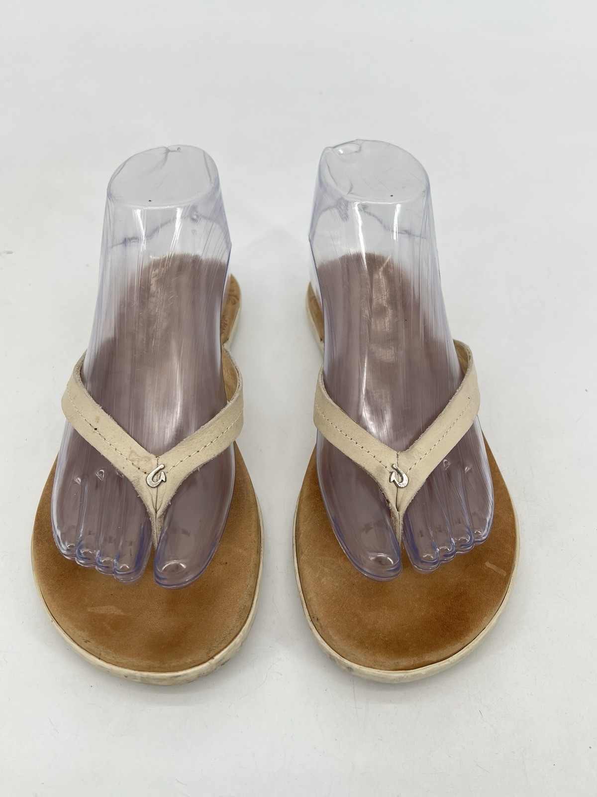 OluKai Honu Flip Flops Womens Size 7 Bright White Golden Sand Leather Sandals