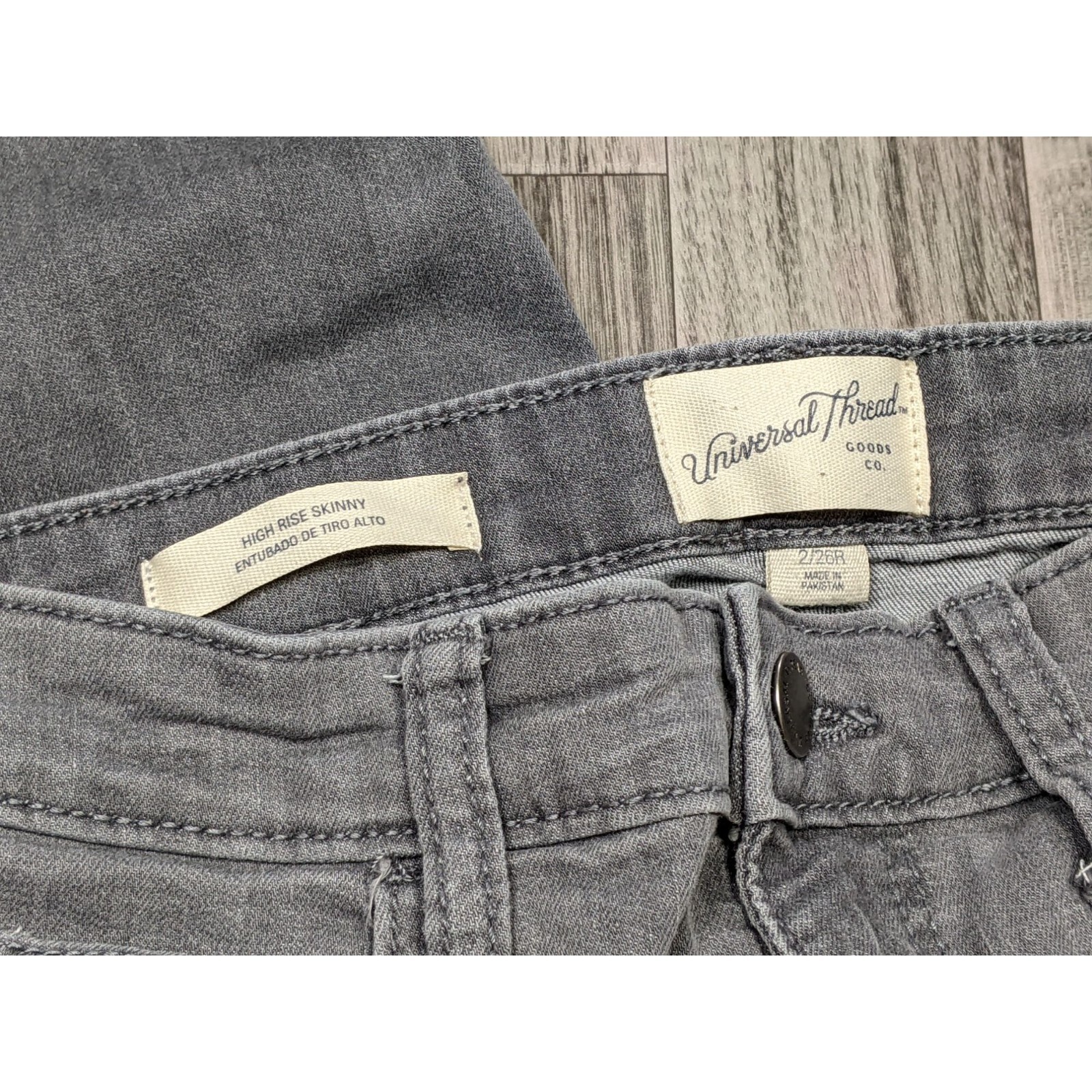 Universal Thread Womens Size 2 / 26 R High Rise Skinny Grey Denim Jeans
