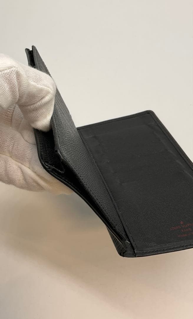 LOUIS VUITTON Epi Bi Fold Long Wallet Men s Black No Coin