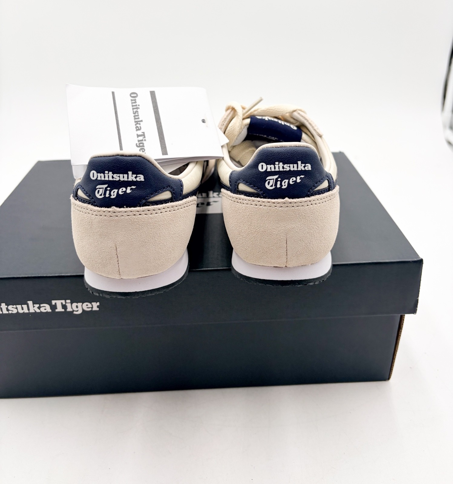【NEW】Onitsuka Tiger SERRANO Birch/Peacoat Daily Sneaker (Men’s US 4.5) From US