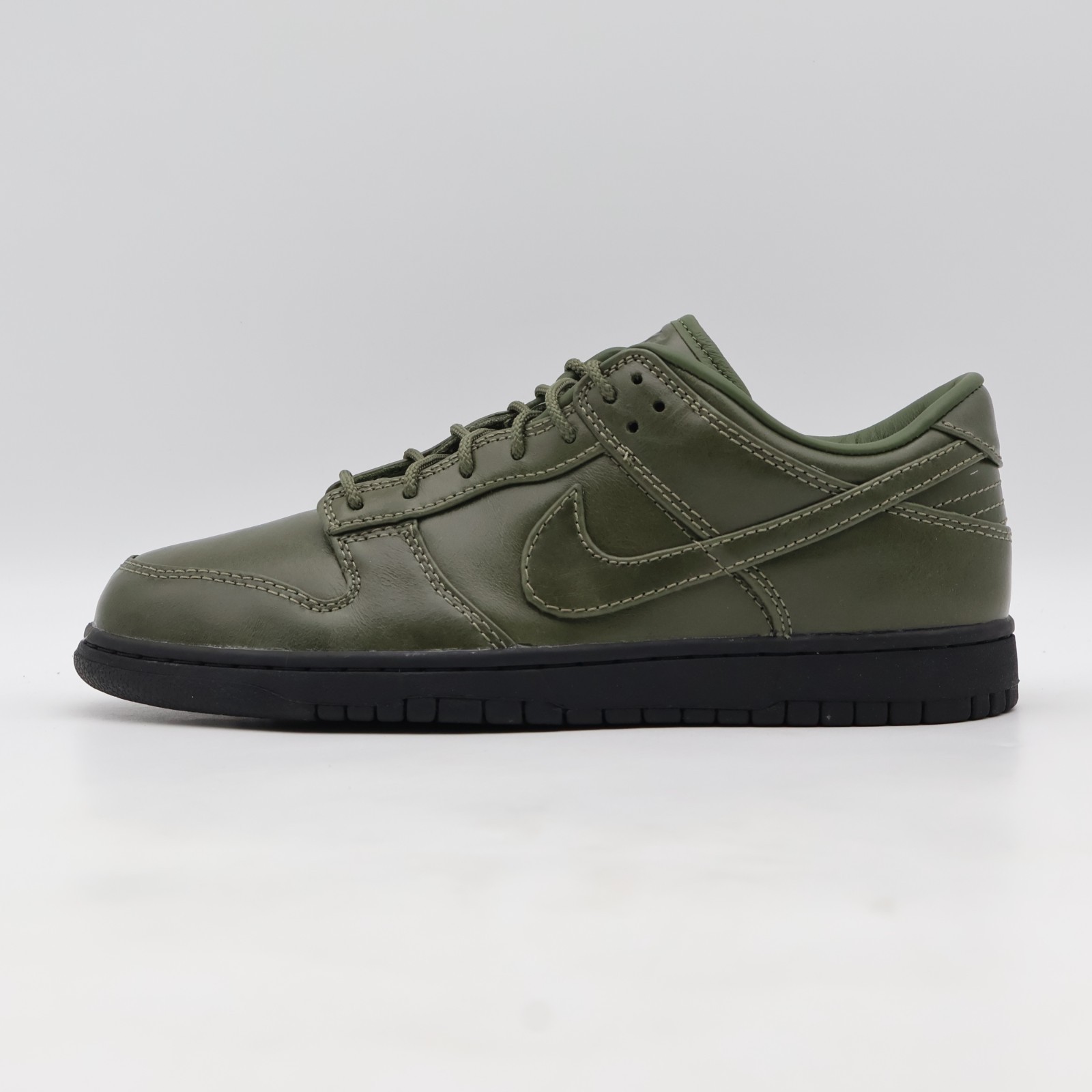 IQ3342-300 Nike Dunk Low Retro PRM QS Army Olive Black (Men’s)