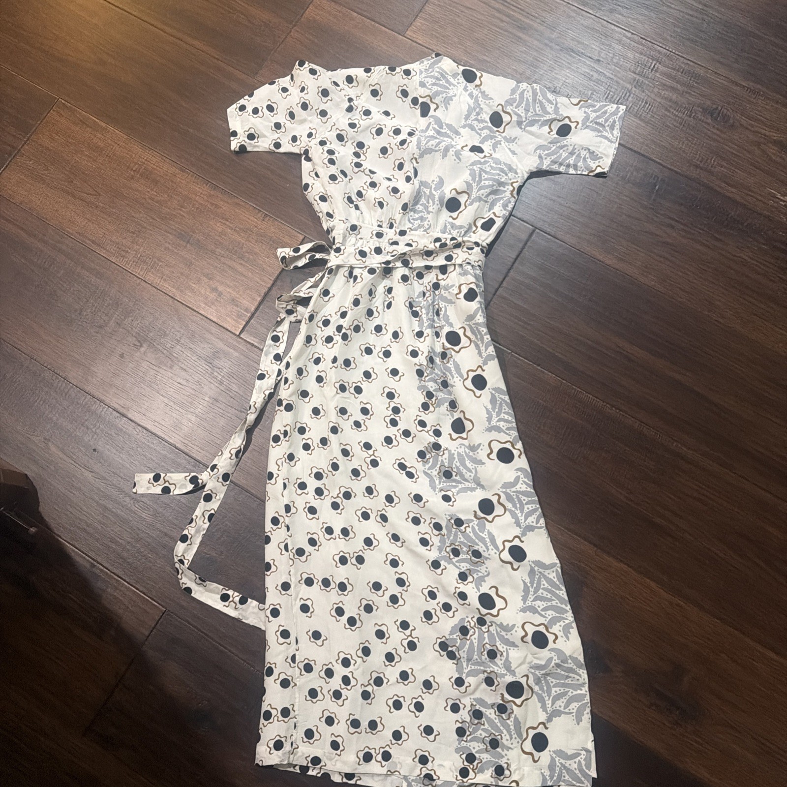 Diane von Furstenburg Drese Black and White Size 2
