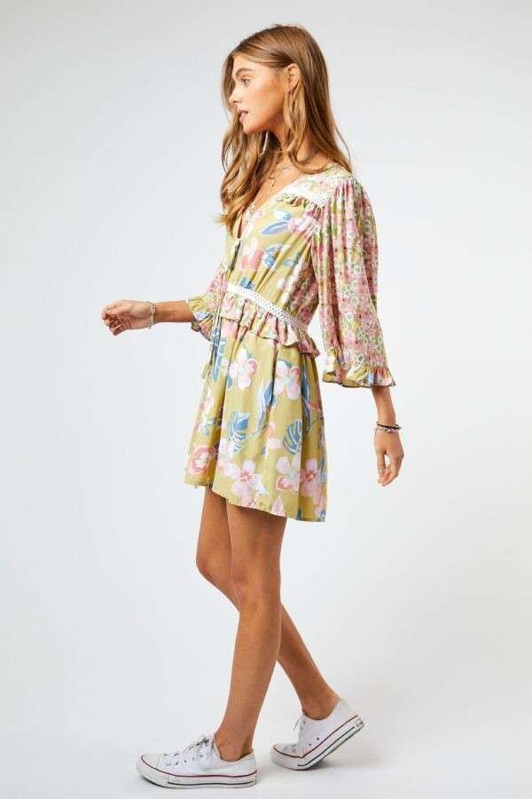 Davi & Dani Floral Print V-Neck 3/4 Sleeve Romper Dress Women’s