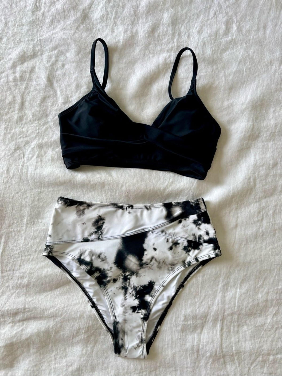 Cupshe Black & White Tie Dye High Waist Bikini Set Size Small NWT