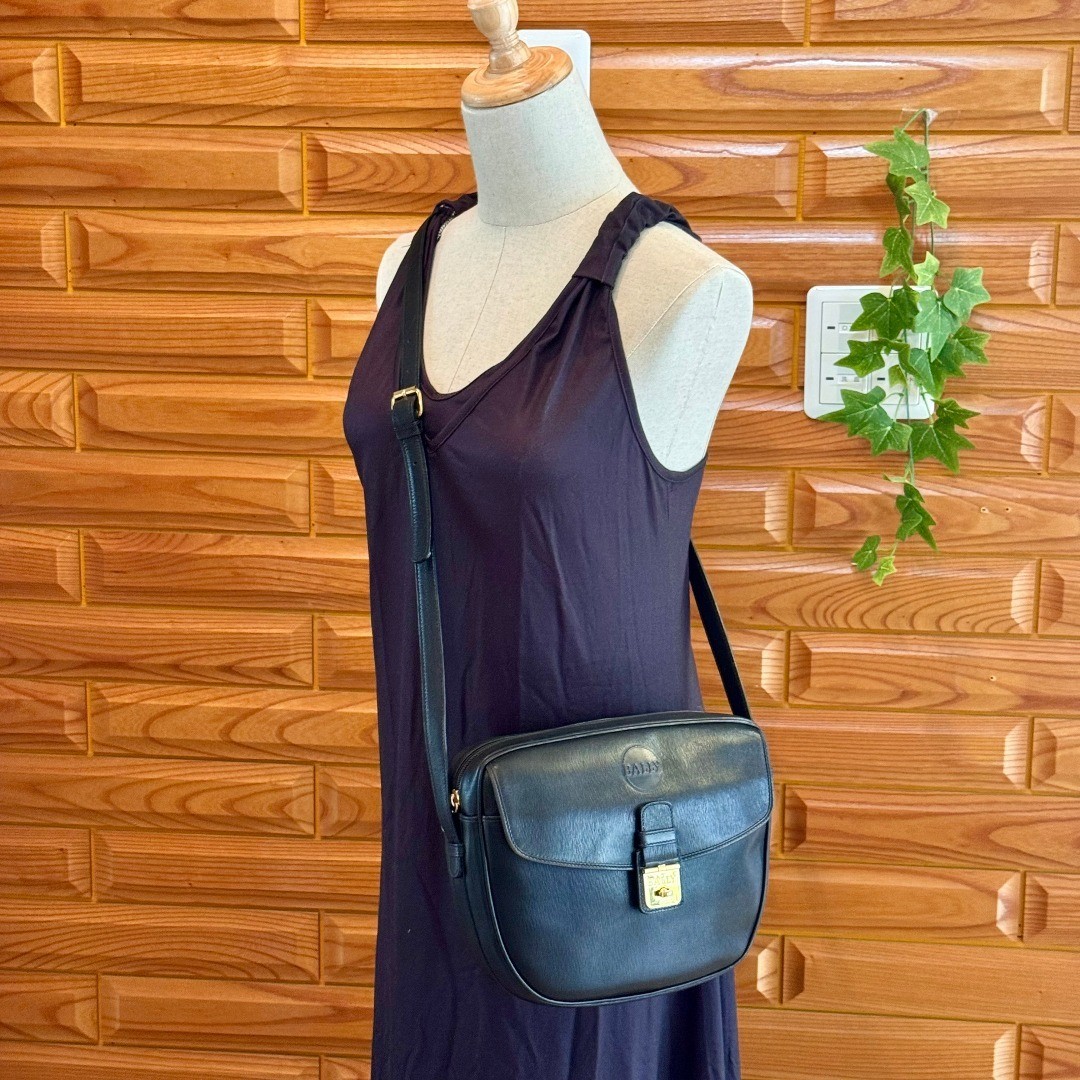 BALLY Vintage Leather Shoulder Bag Black Made in Italy Size: W:9,8 × H:7.9 in.