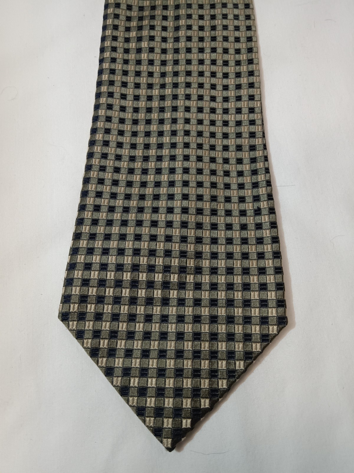 Geoffrey Beene 100% Silk Necktie Checkered Pattern Shades Green Tan Navy Black