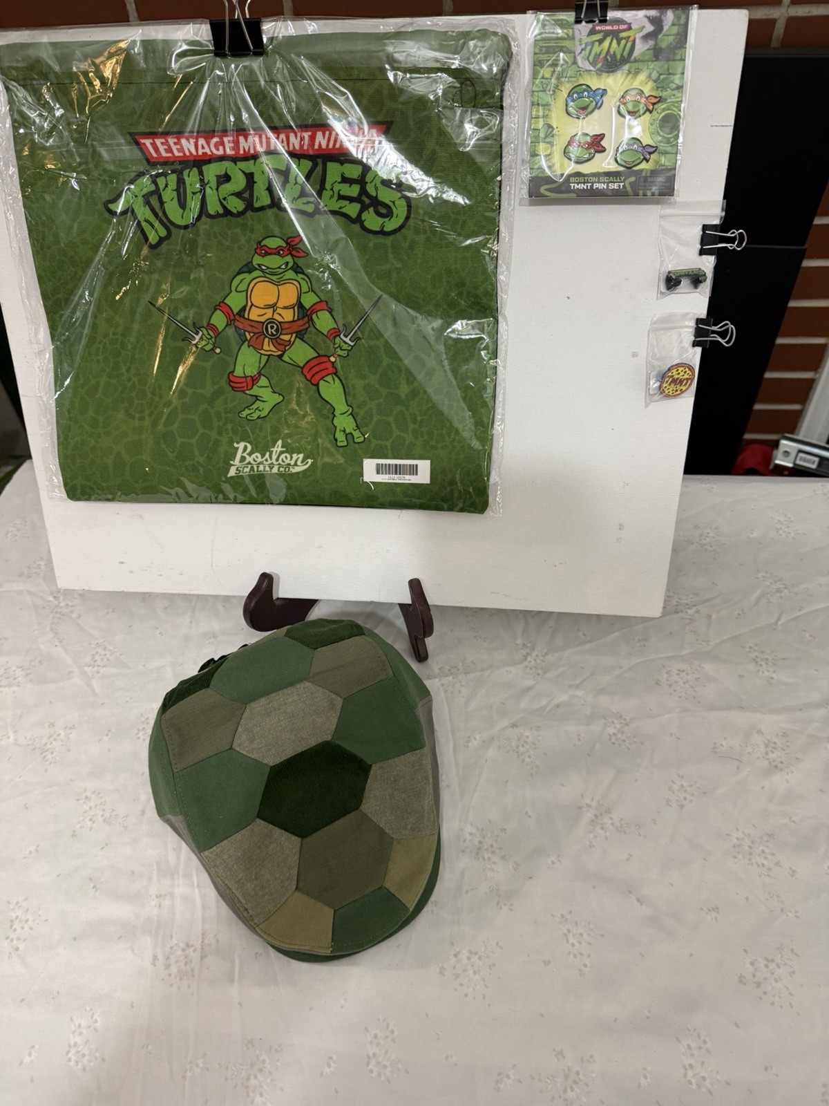 Boston Scally TMNT Cap with dust bag, Pin set and two Other Pins. Size: M/L