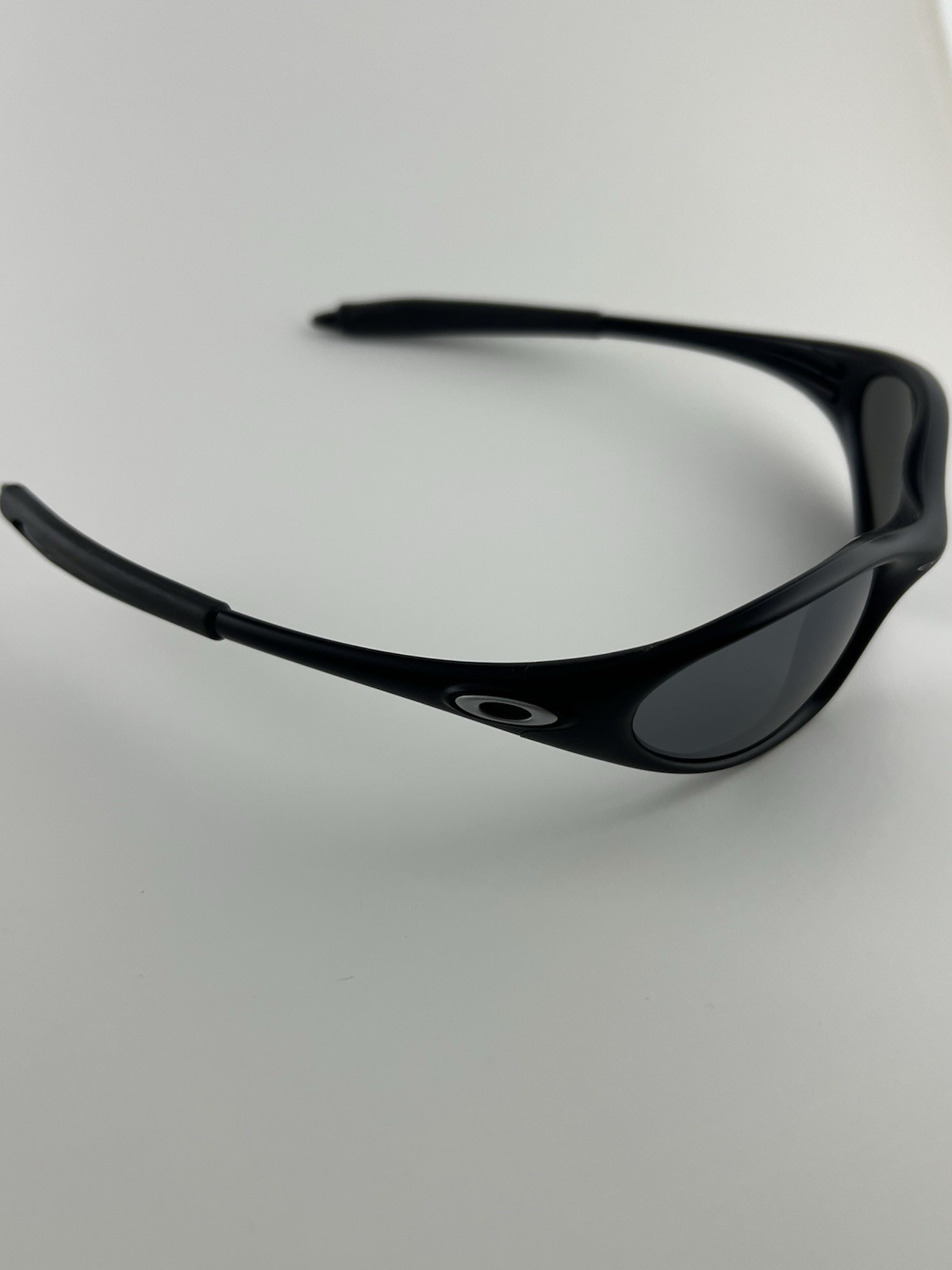Oakley Minute 1.0 Matte Black Frame Black Iridium Lens 04-081 XX RARE
