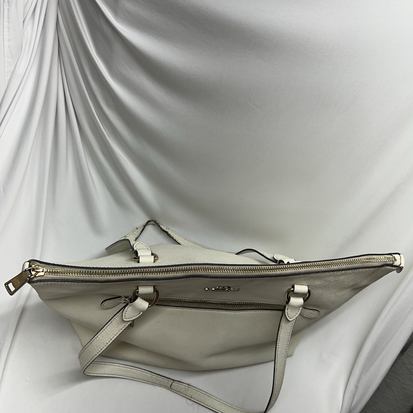 Coach Large Crossgrain Leather Gallery Tote for Women – Chalk White (F79608)