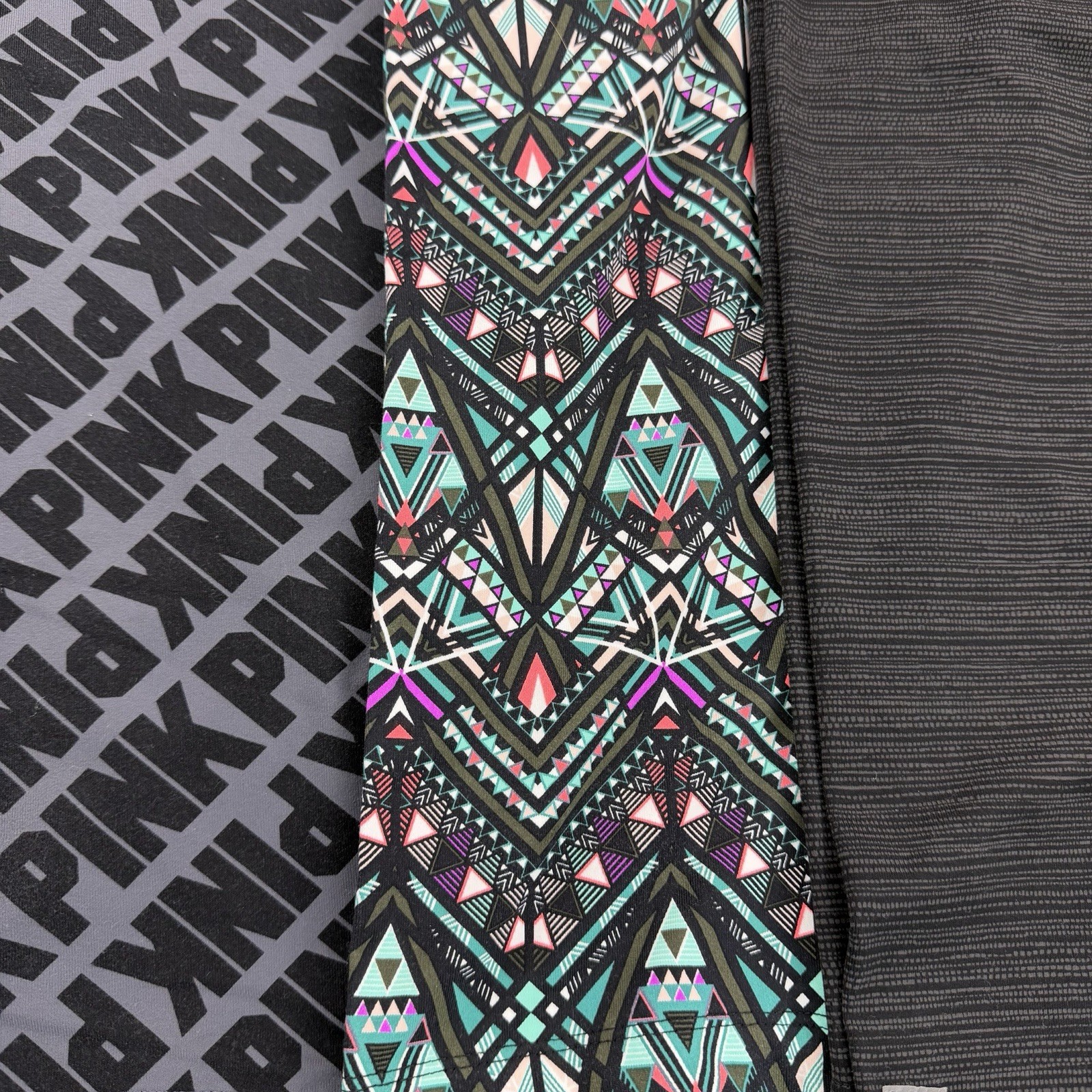 Victoria’s Secret PINK Ultimate Yoga Crop Leggings Gym Stretch Logo Medium