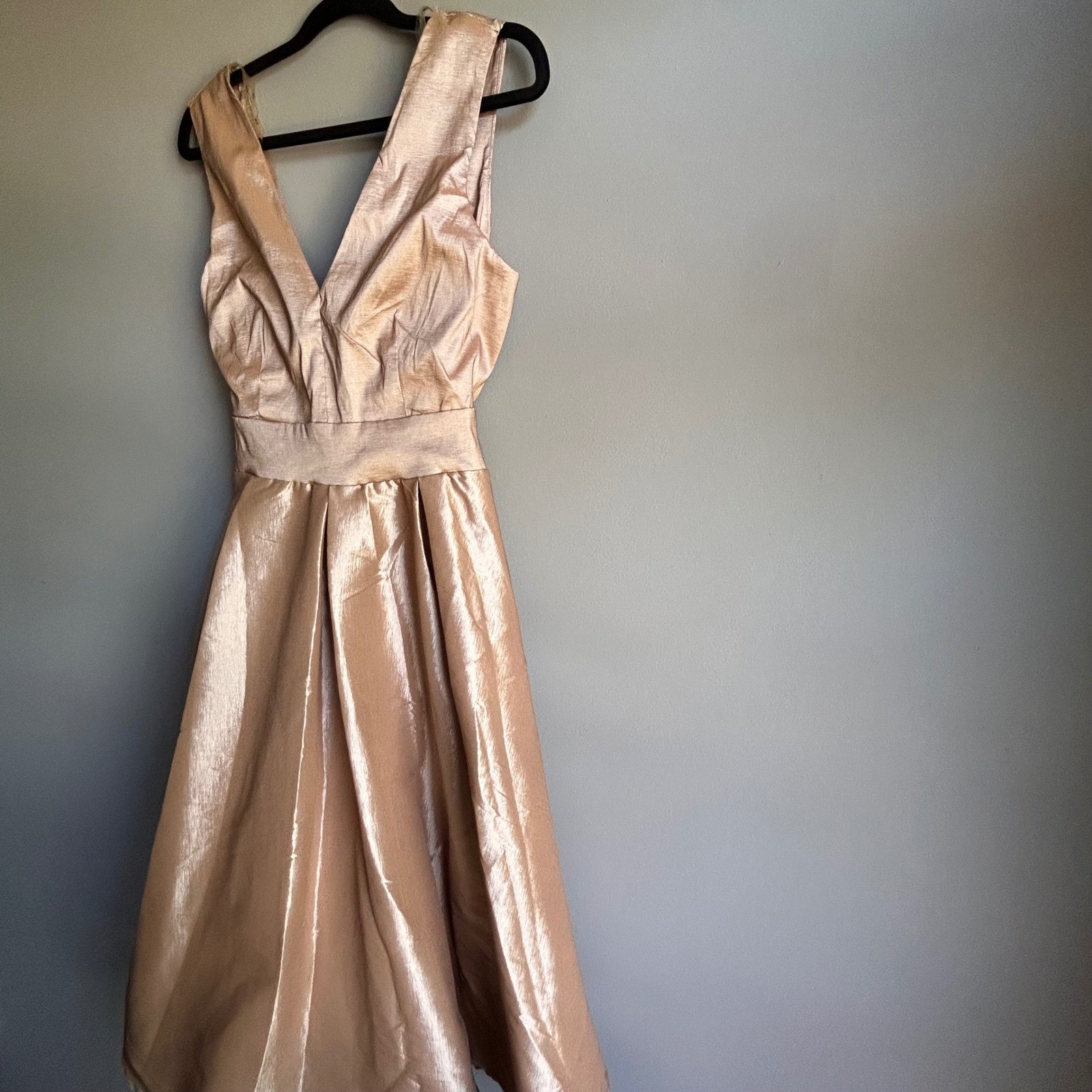 IRIS Gold Metallic V-Neck Open Back Bow Fit and Flare Cocktail Dress ID3506 L