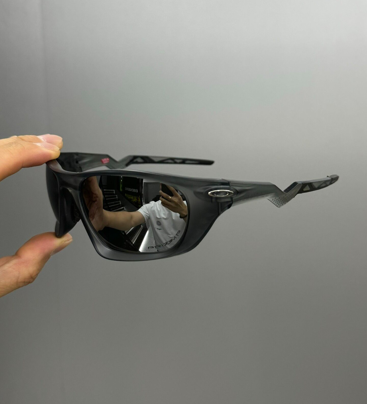 Oakley Lateralis OO9431 Polarized Sunglasses Charcoal Gray Frames Prizm