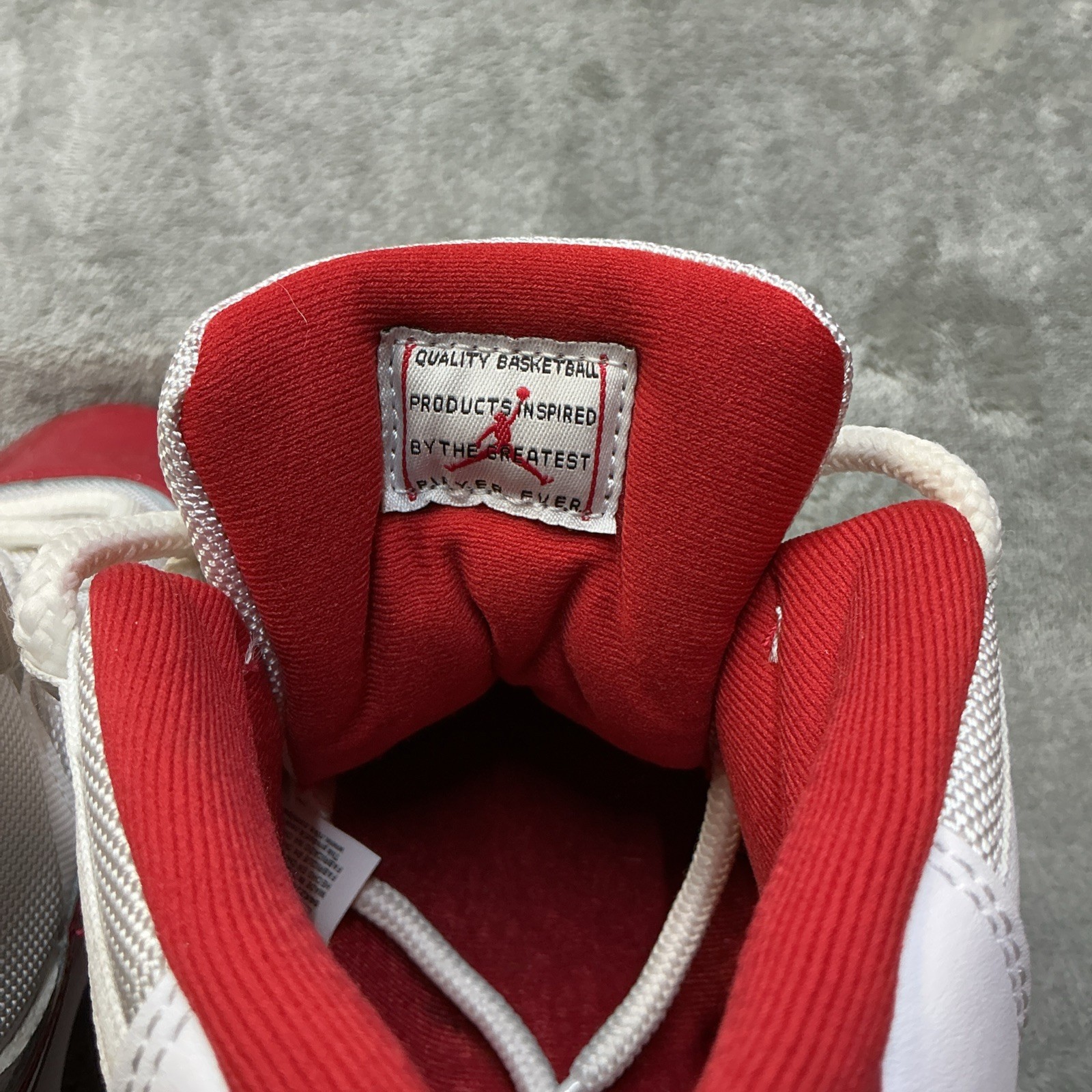 Air Jordan 11 Cherry 2022 Size 9 Mens Red/White paten leather CT8012 116