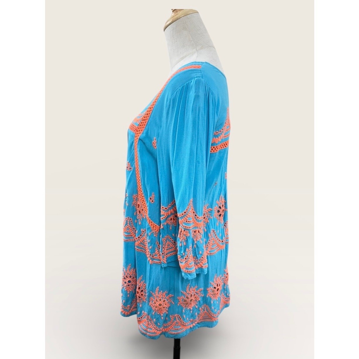 Ivy Jane Turquoise Peasant Top w/Orange Eyelet Detail & Ruffle Sleeve, Size. M