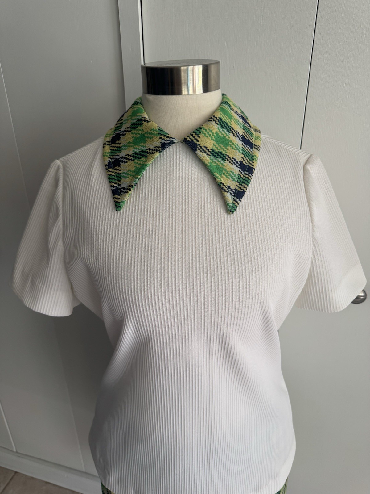 Vintage 1960s Suit Set With Dagger Plaid Collar Matching Plaid Skirt Polyester
