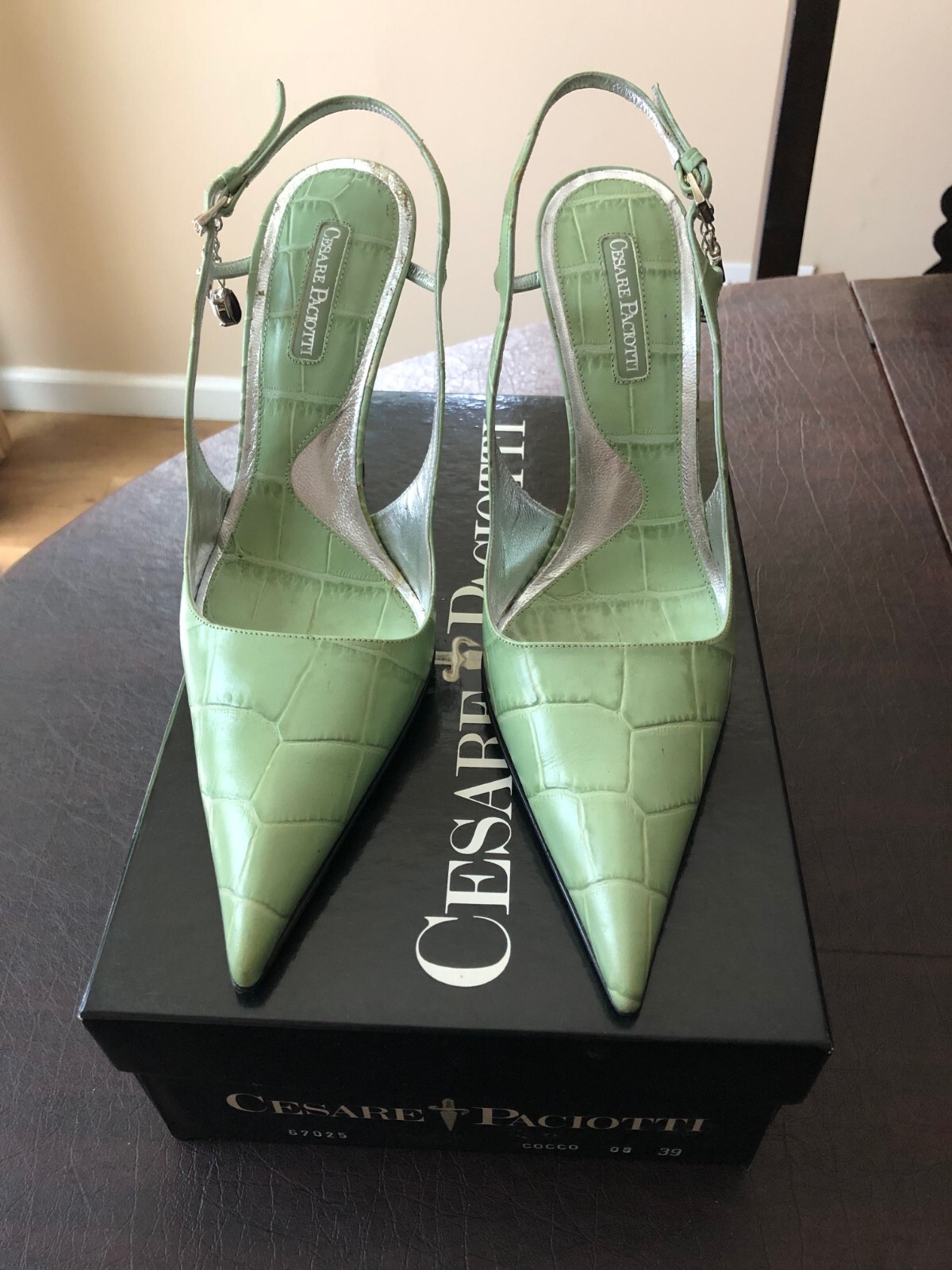 Rare and Unique Cesare Paciotti Dagger Charms Green Stiletto Hills Size 39 US 9