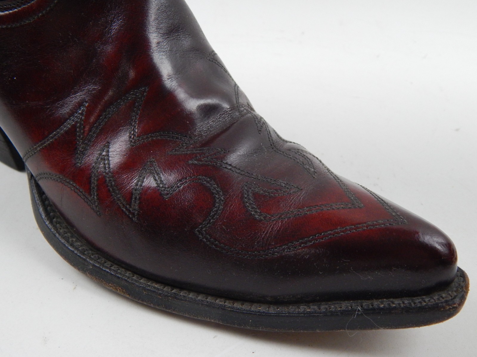 VTG J Chisholm Handcrafted Western Boots Style 990 Oxblood Black Cherry Men’s 8D