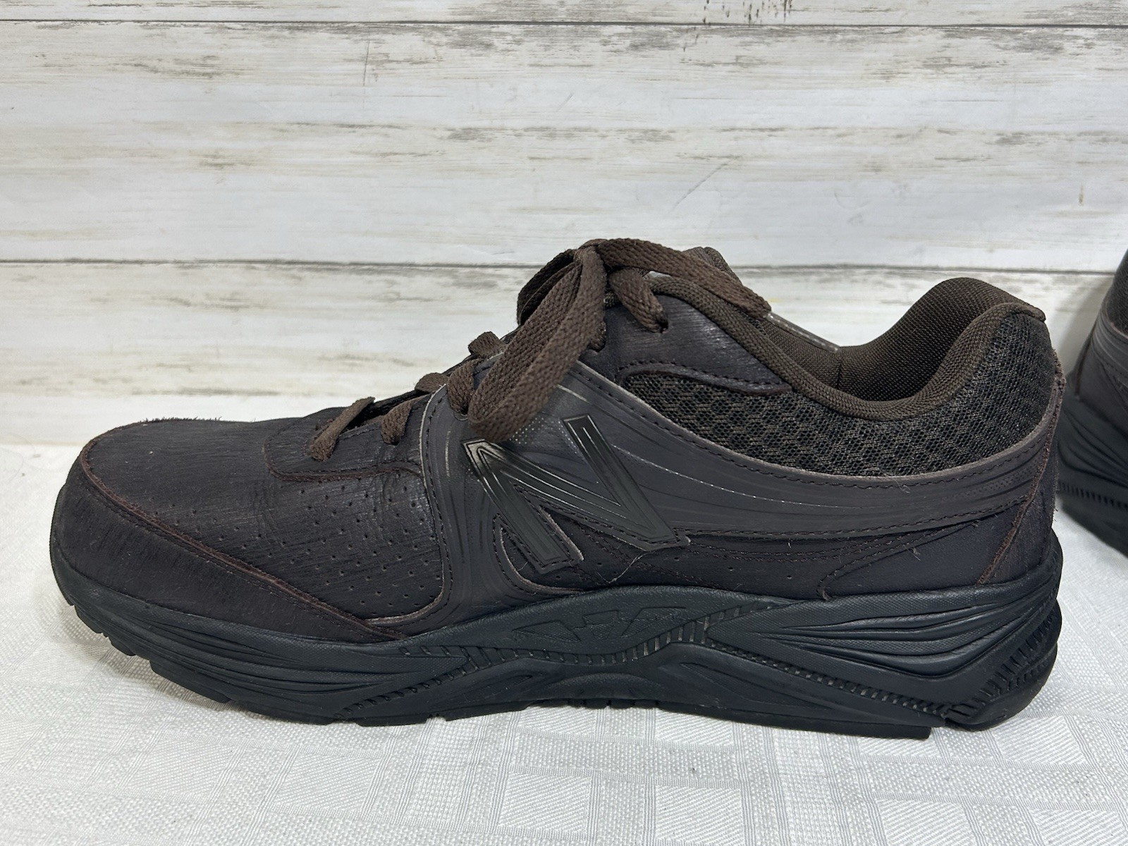 New Balance 840 Men’s Sz 11 M (D) Comfort Walking Shoes Sneakers Brown MW840BR