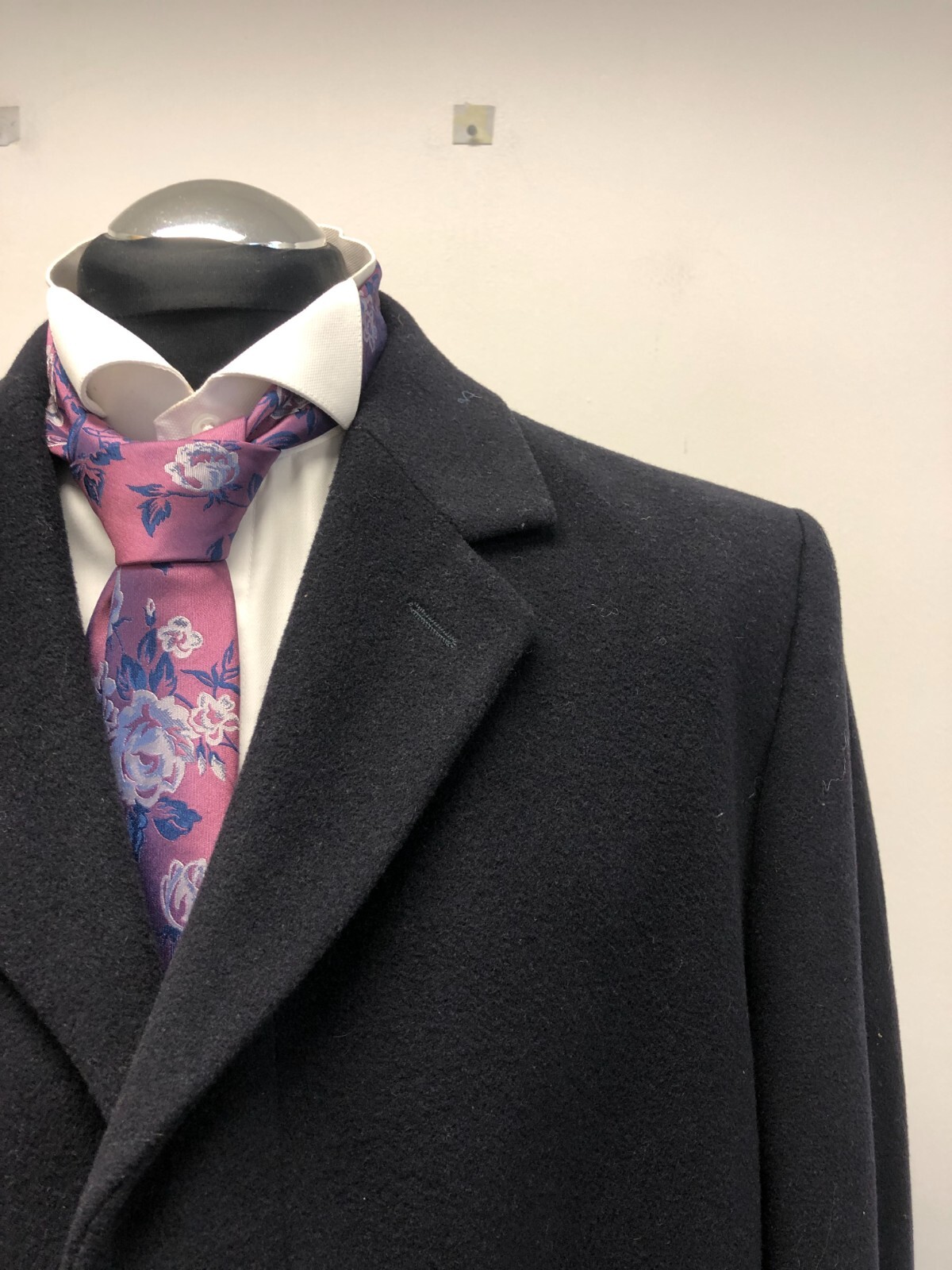 JON BRAYE PLATINUM OVERCOAT WOOL CASHMERE IN NAVY SIZE 44R MINT (C002)